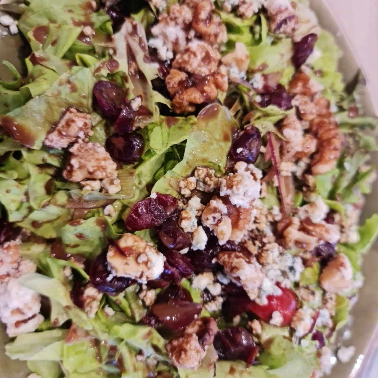 ensalada con cramberry y blue cheese