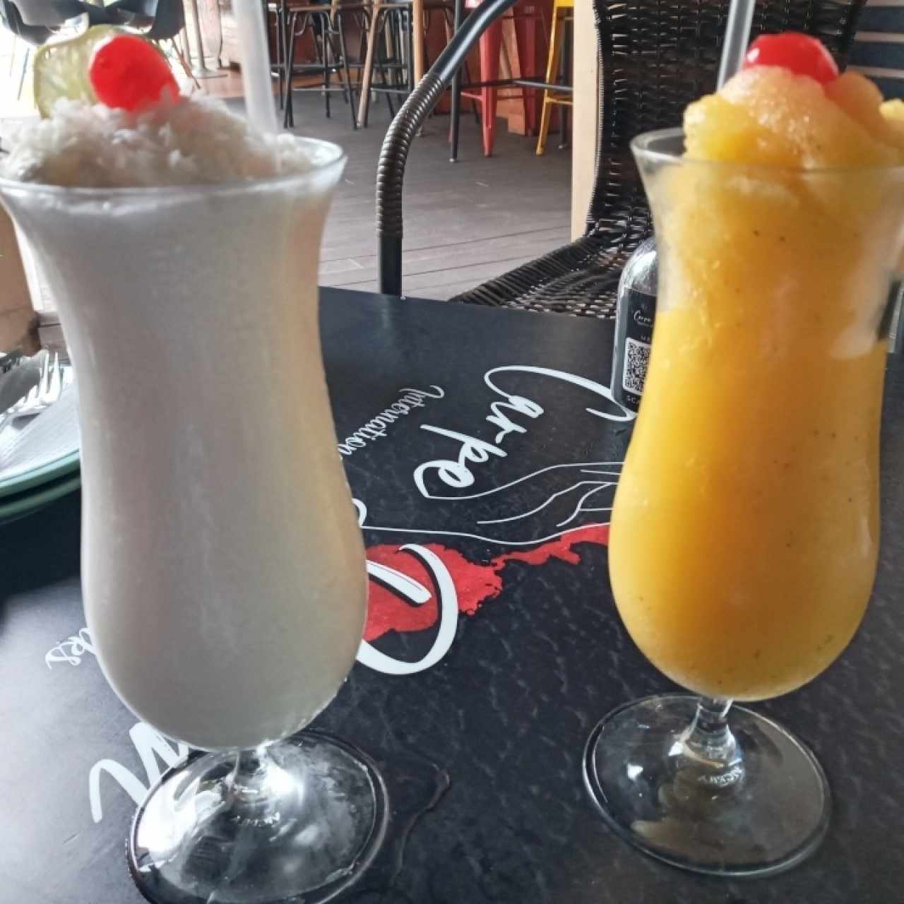 Limonada de coco y frozen de maracuyá