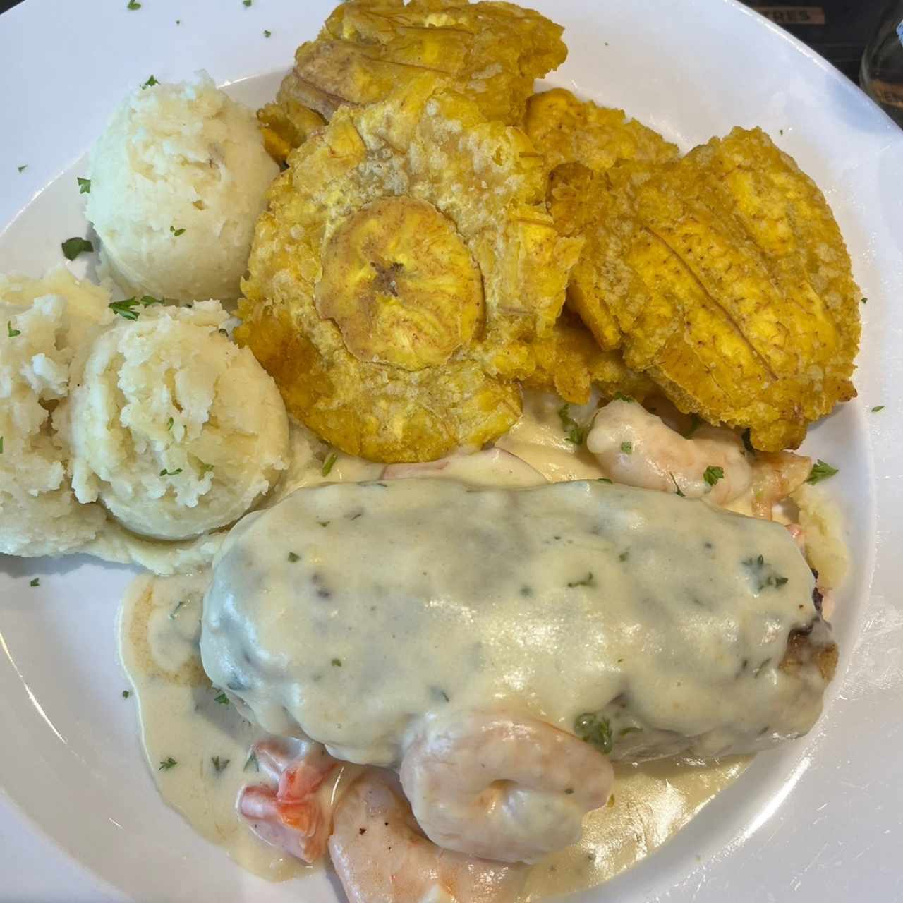 Filete de Corvina Rellena de Camarones