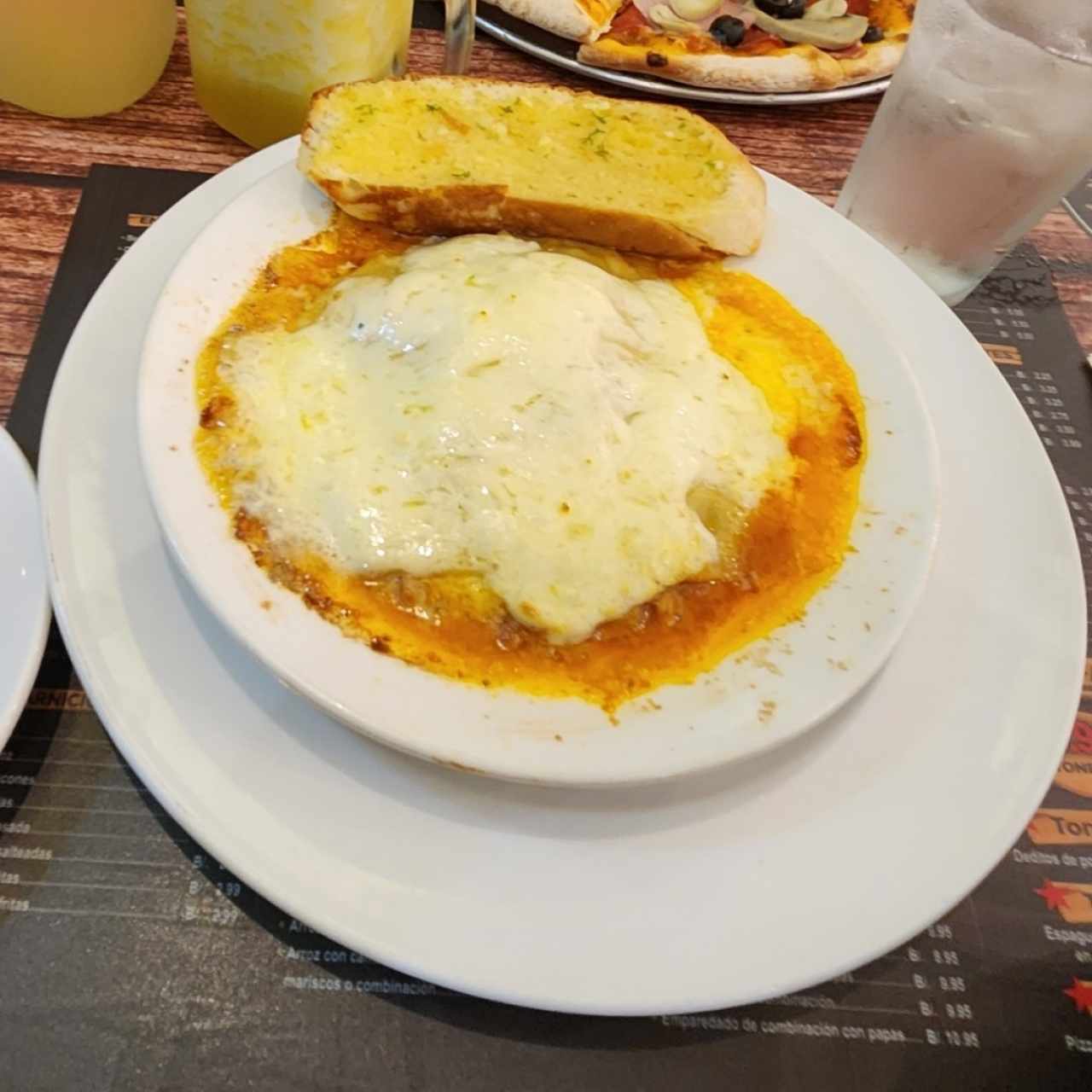 Lasaña de Carne en Salsa Roja o Blanca