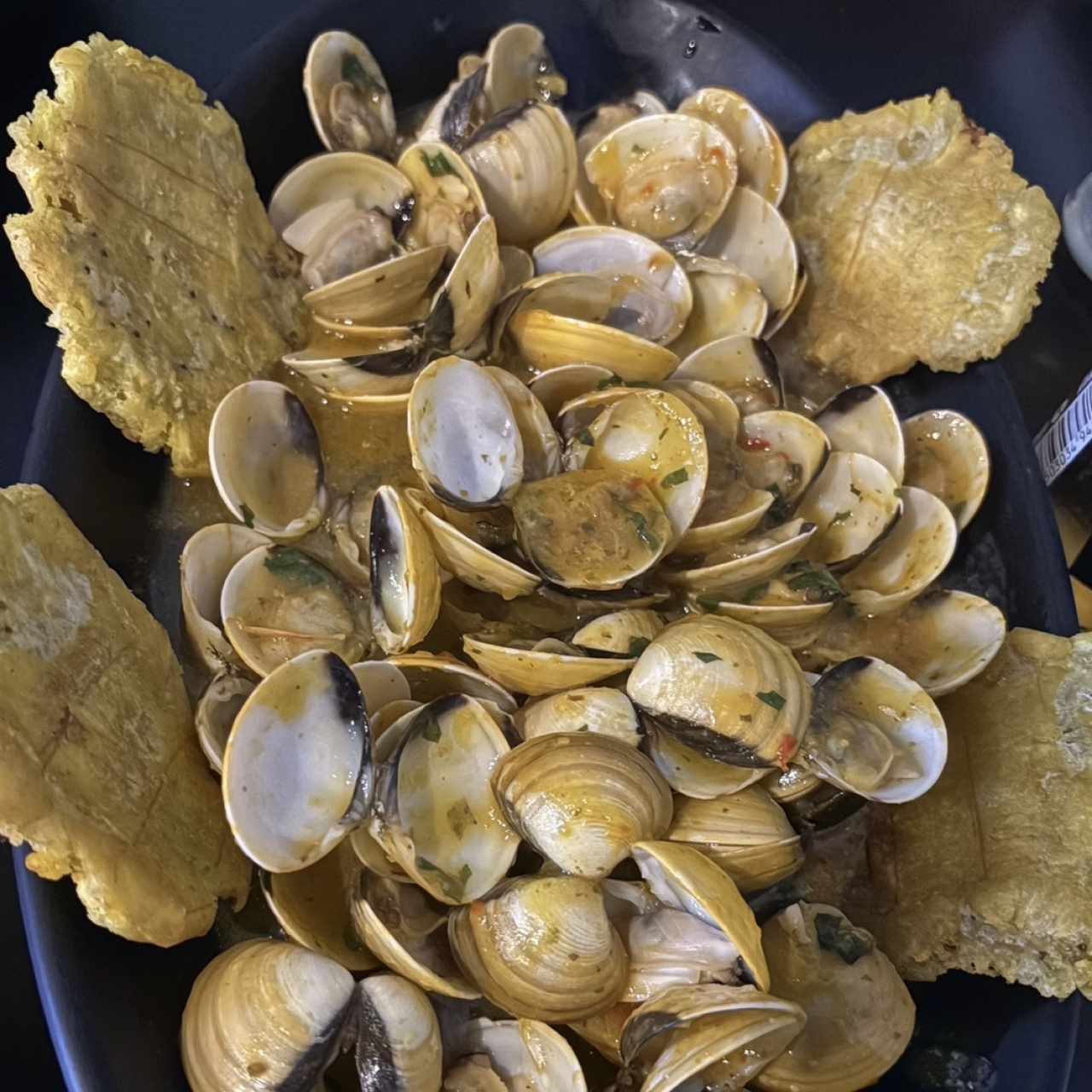 Almejas al ajillo