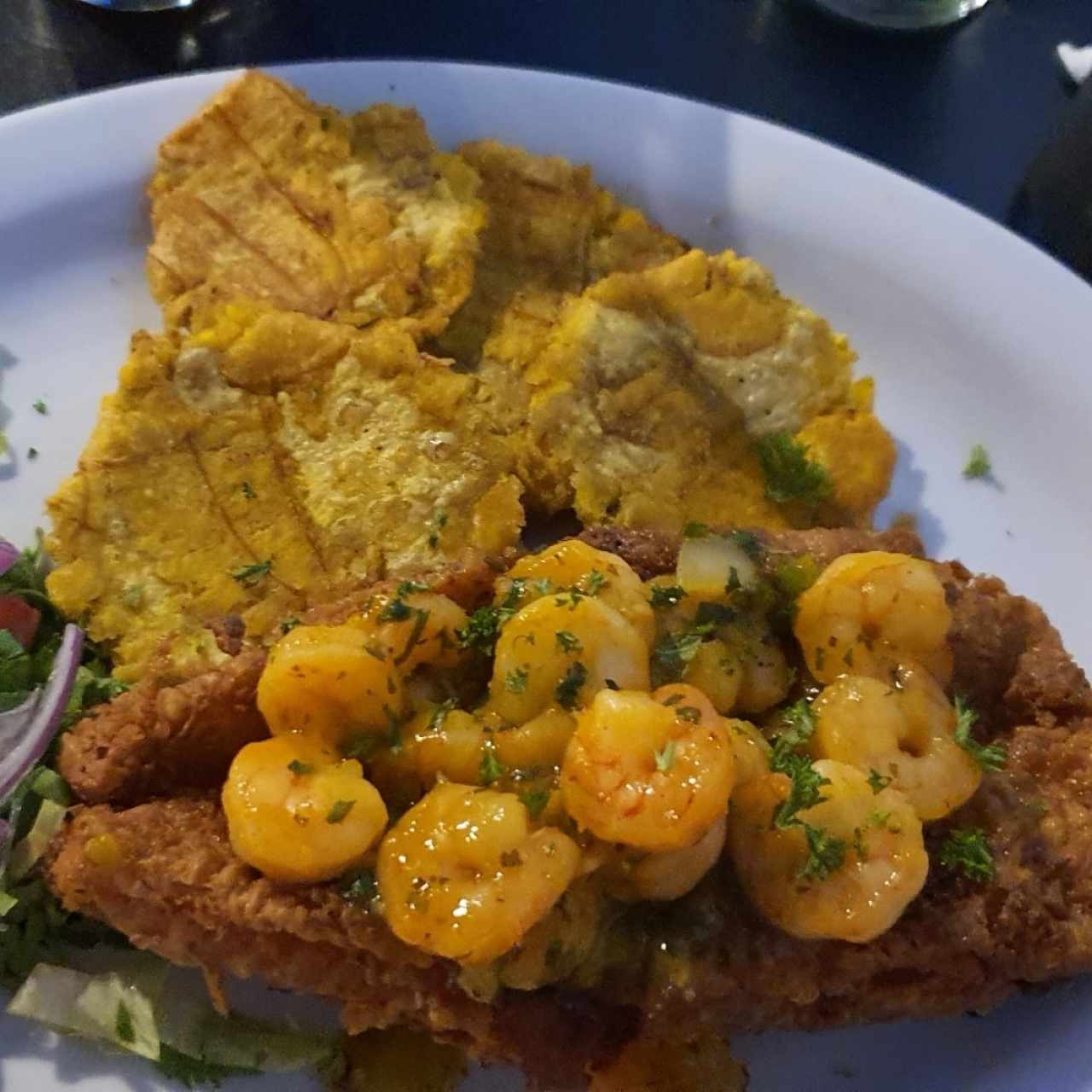 filete de pescado con camarones