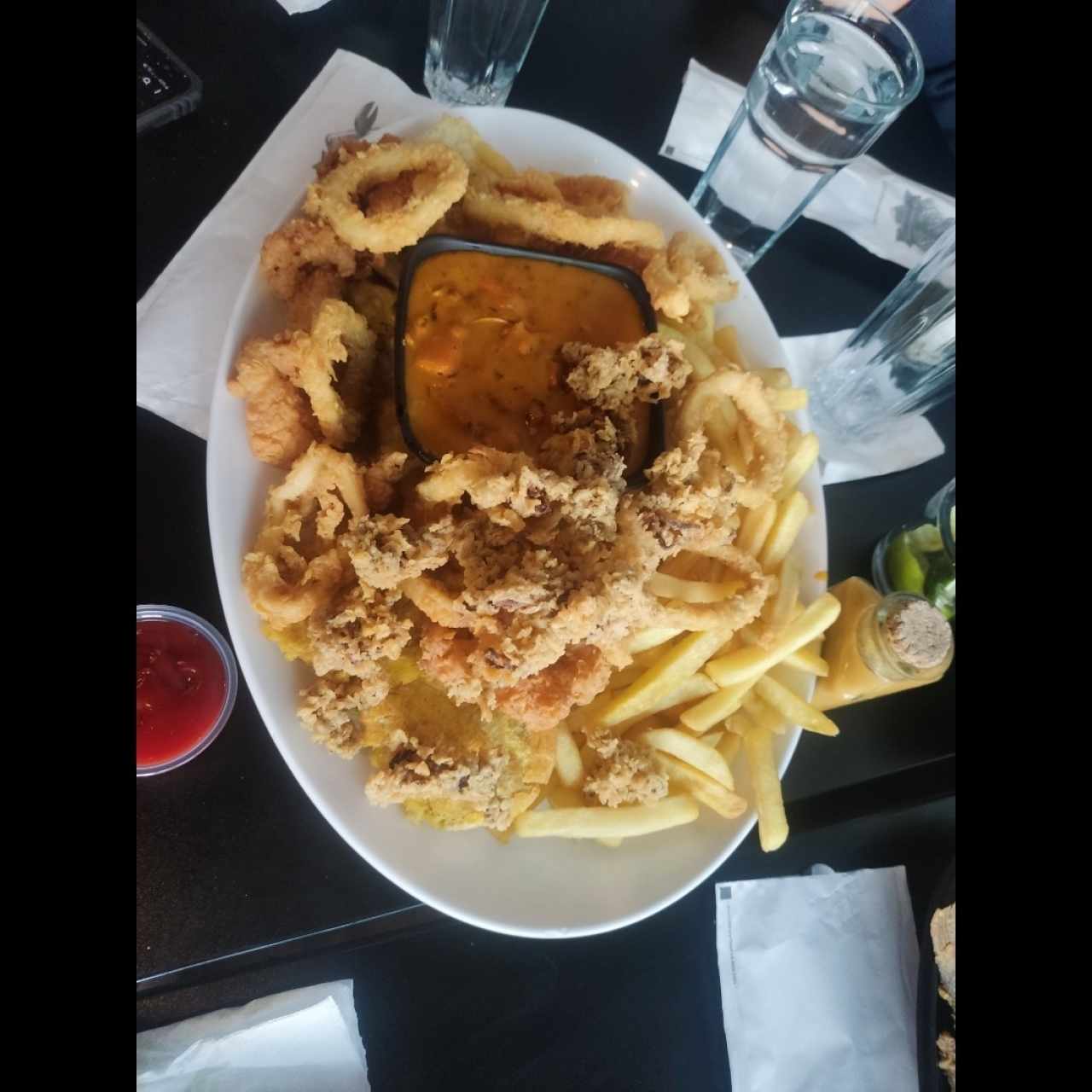 Picada de mariscos 