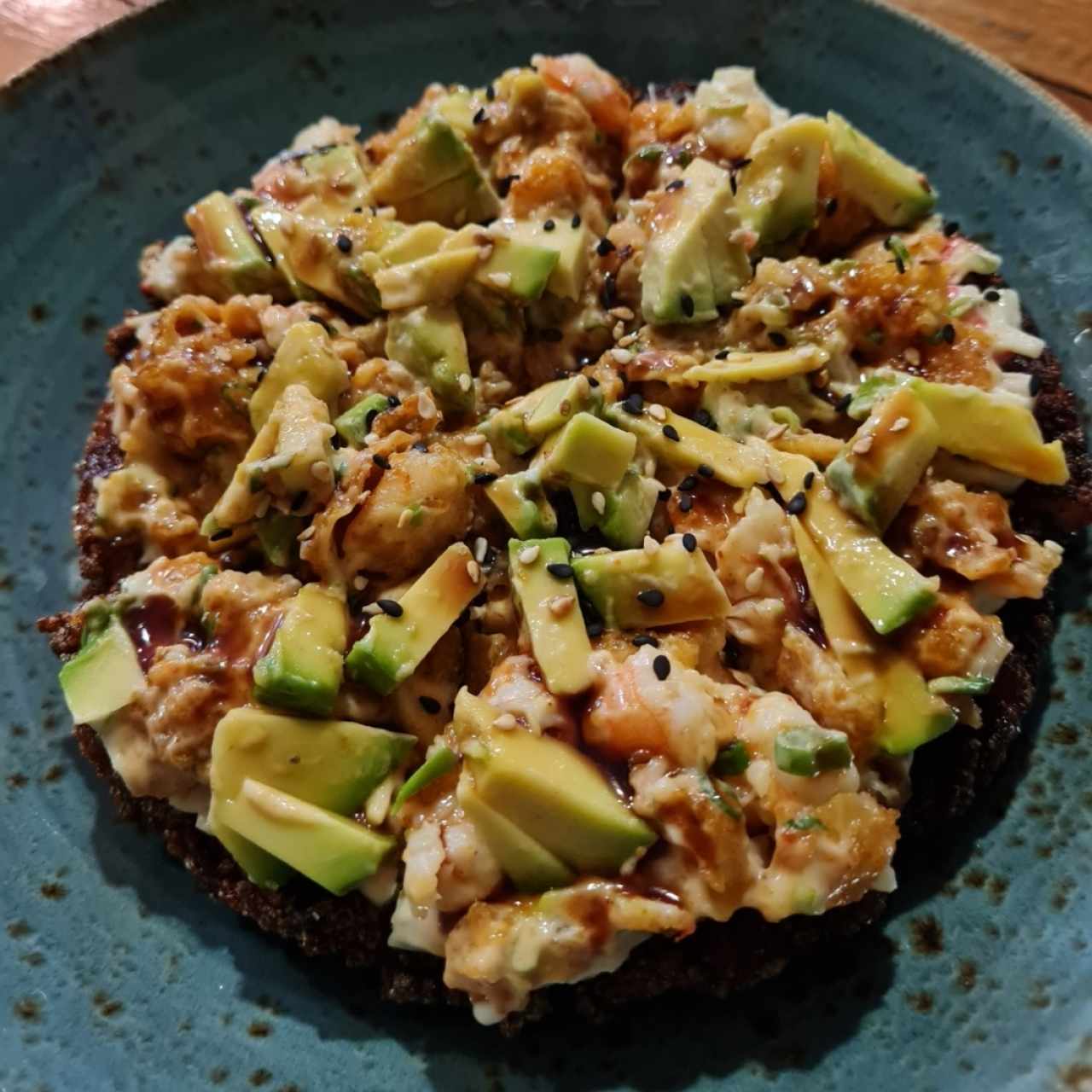 Sushi pizza de camarones