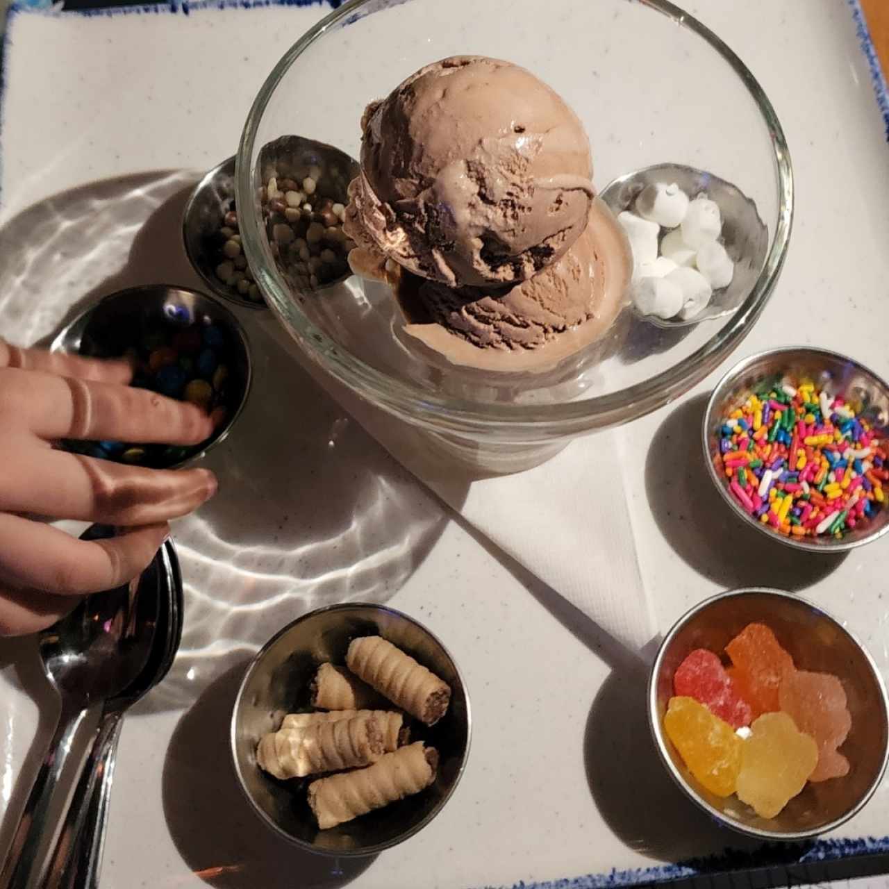 helado con varias chispitas para los pequeños