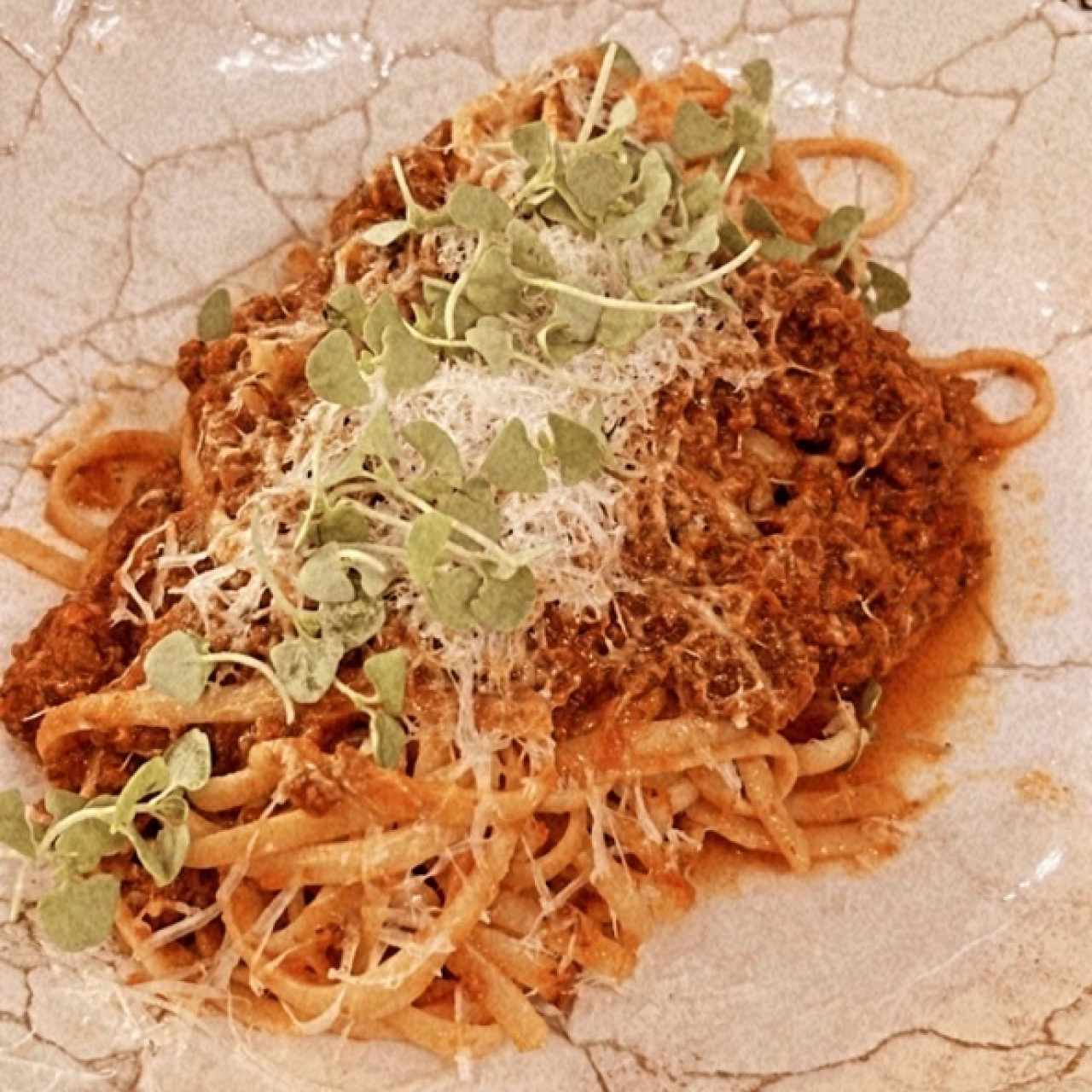 Linguine al Ragú della Nonna