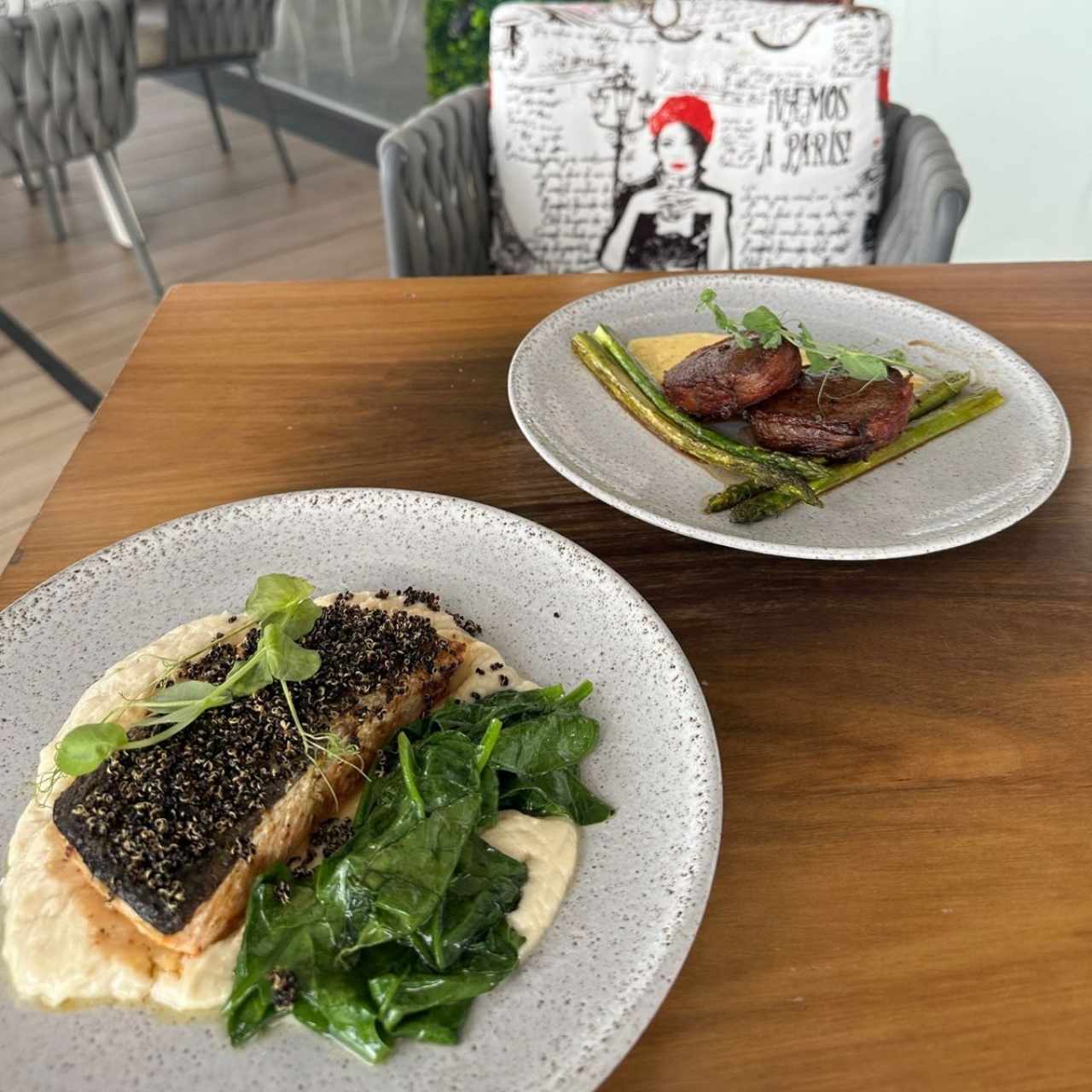 Filet de Saumon sour son lit croquant de quinoa