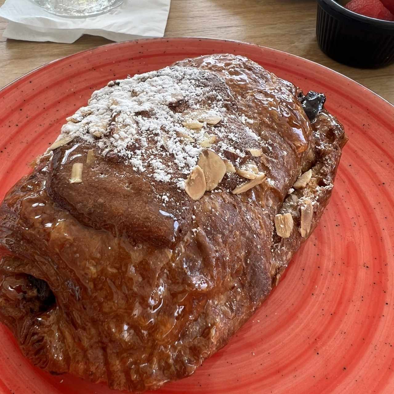 Petit Dejeuners - Croissant Nutella