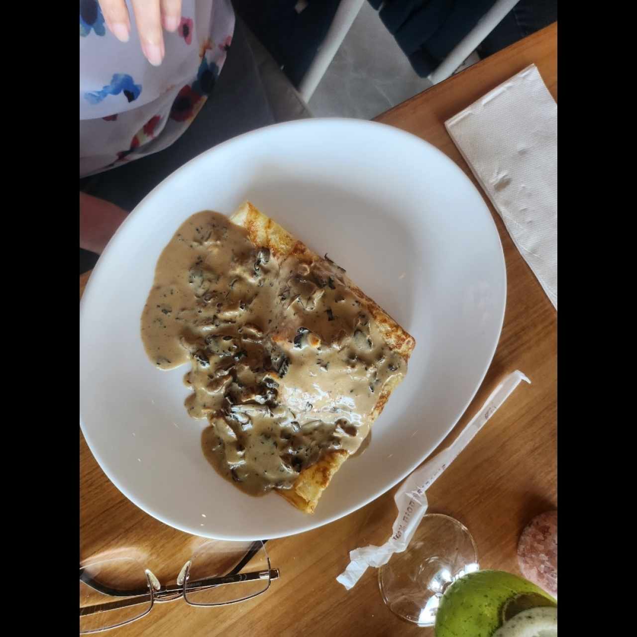 CREPE CON SALSA DE CHAMPIGNONES
