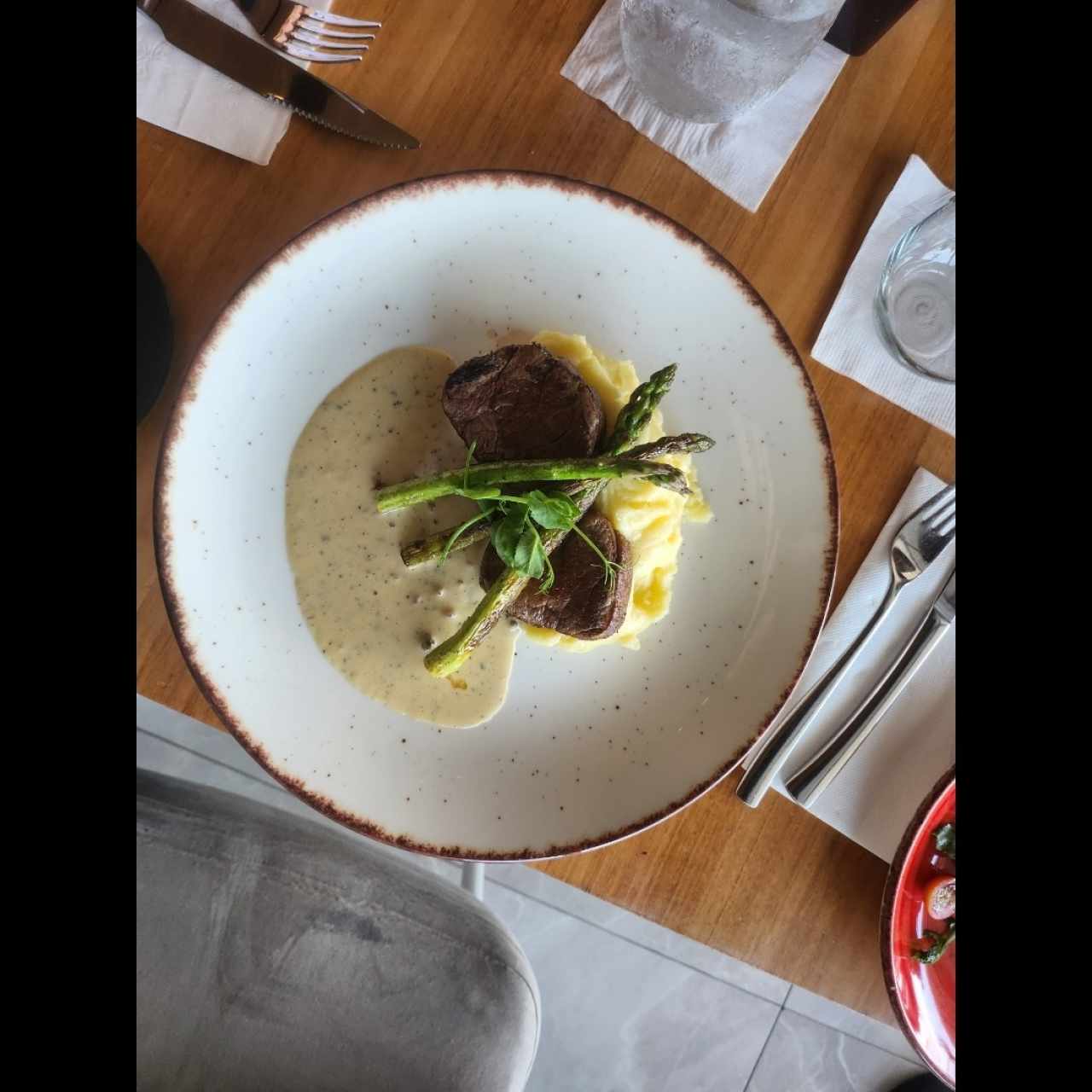 Steak a la pimienta verde