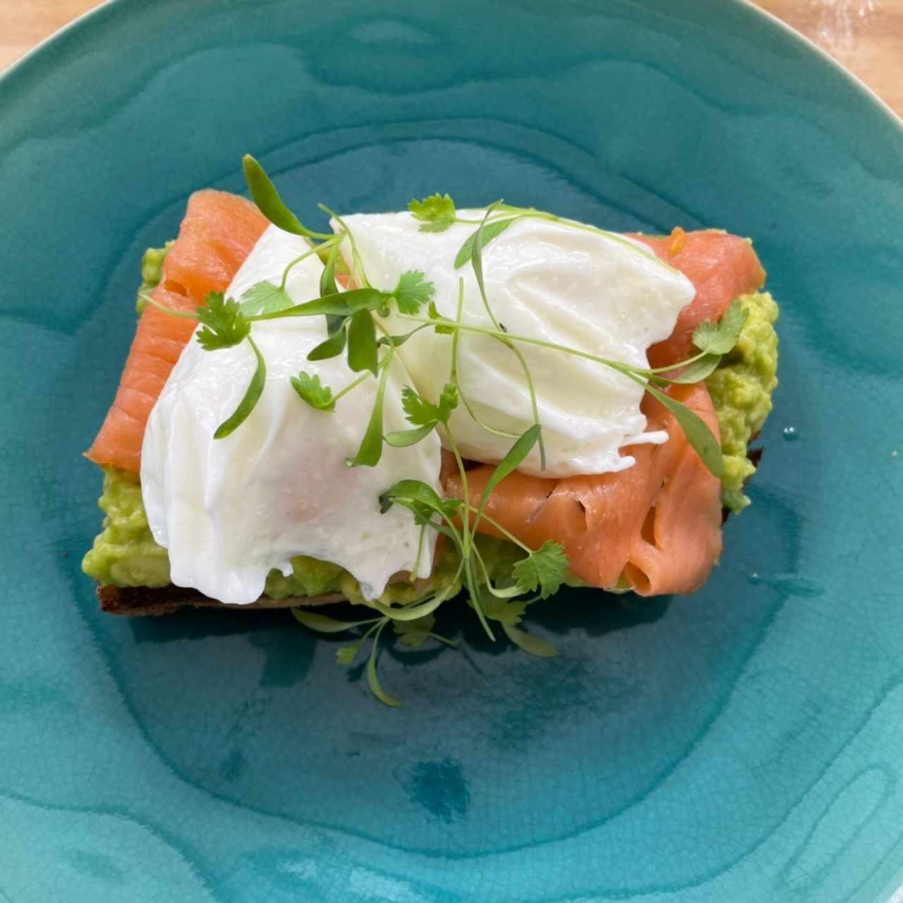 Tartines d'Avocat et Oeufs pochés