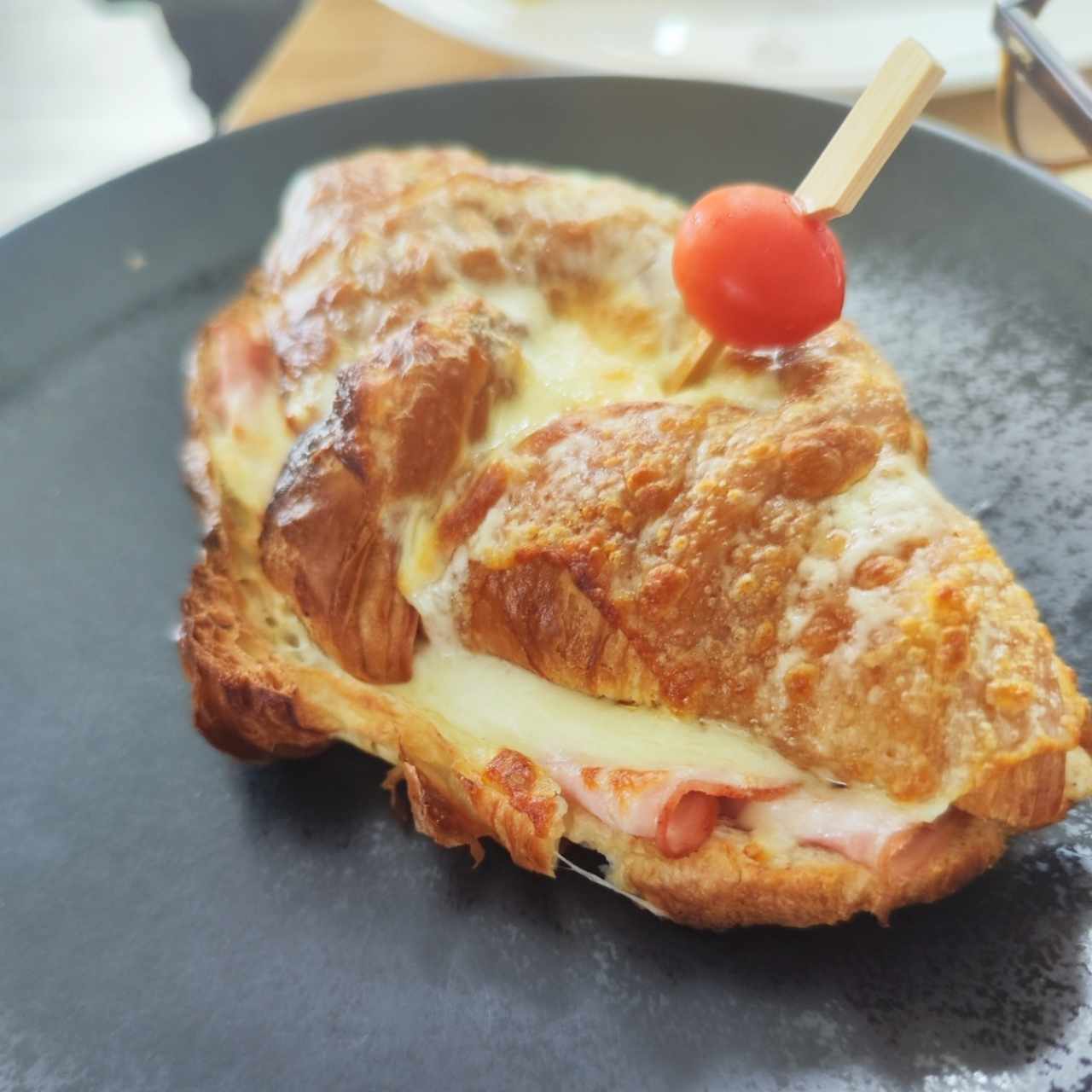 Croissant Jambon Fromage Béchamel