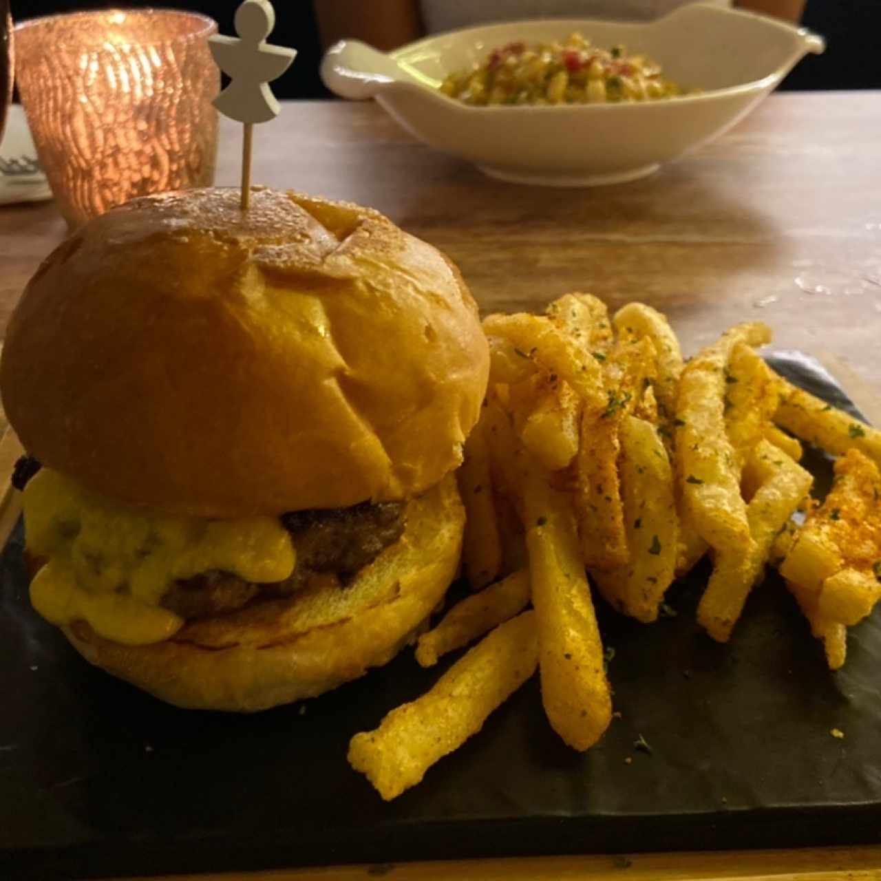 Brujas Cheeseburger