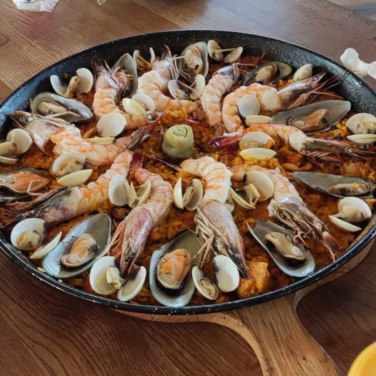 Paella Mar y Tierra 