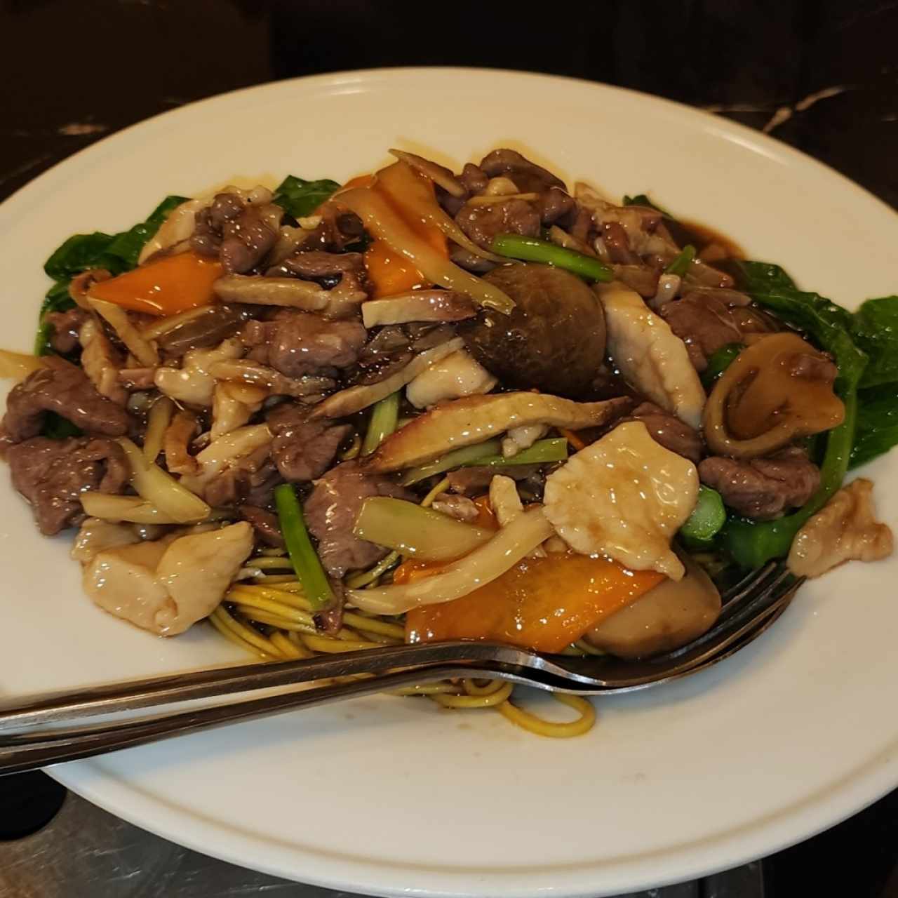 Hongos Salteados con Pollo