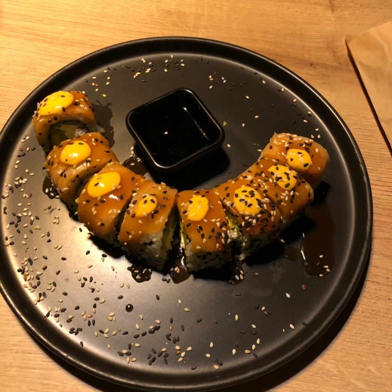 Avo Tuna Spicy Roll