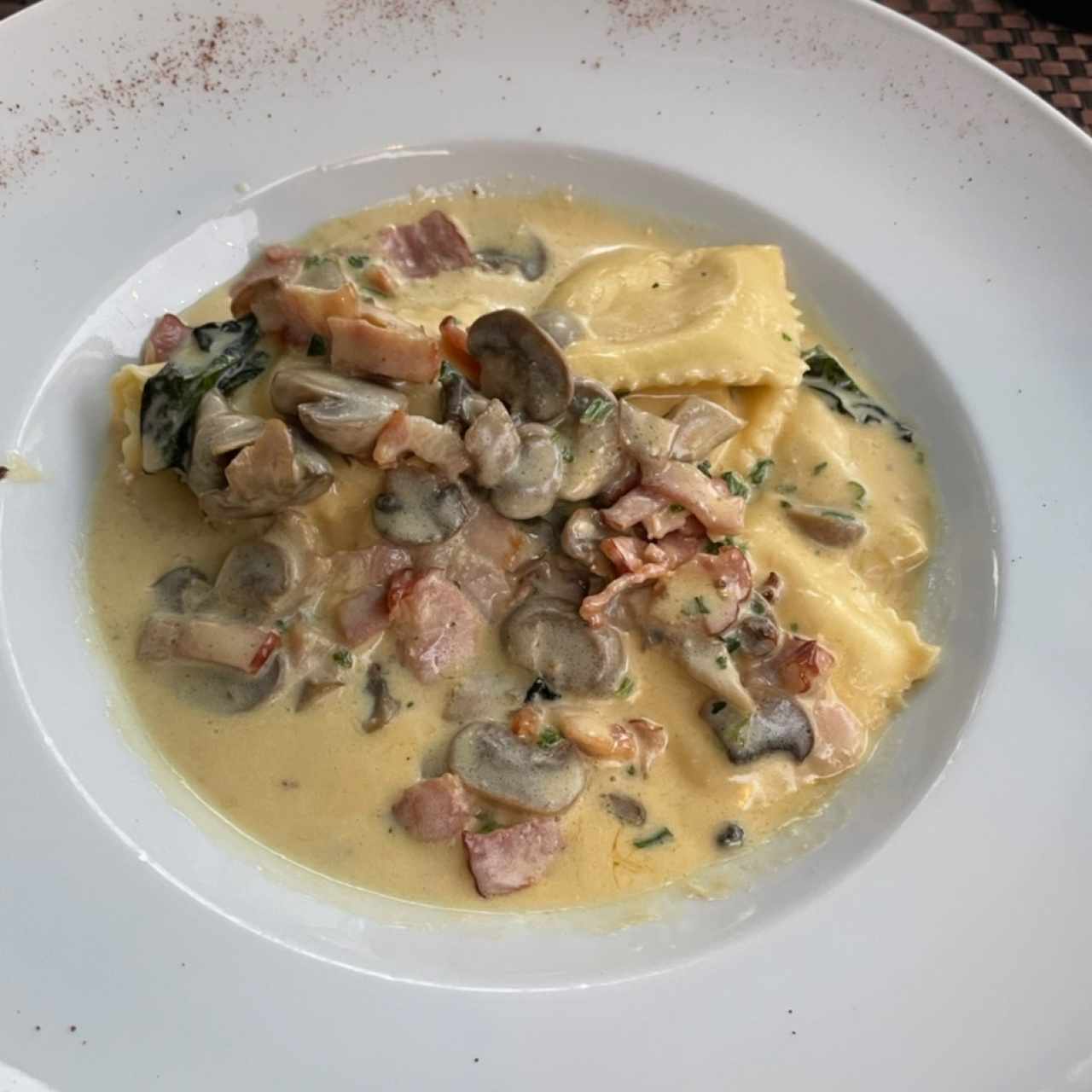 Ravioli de pollo a la boscaiola