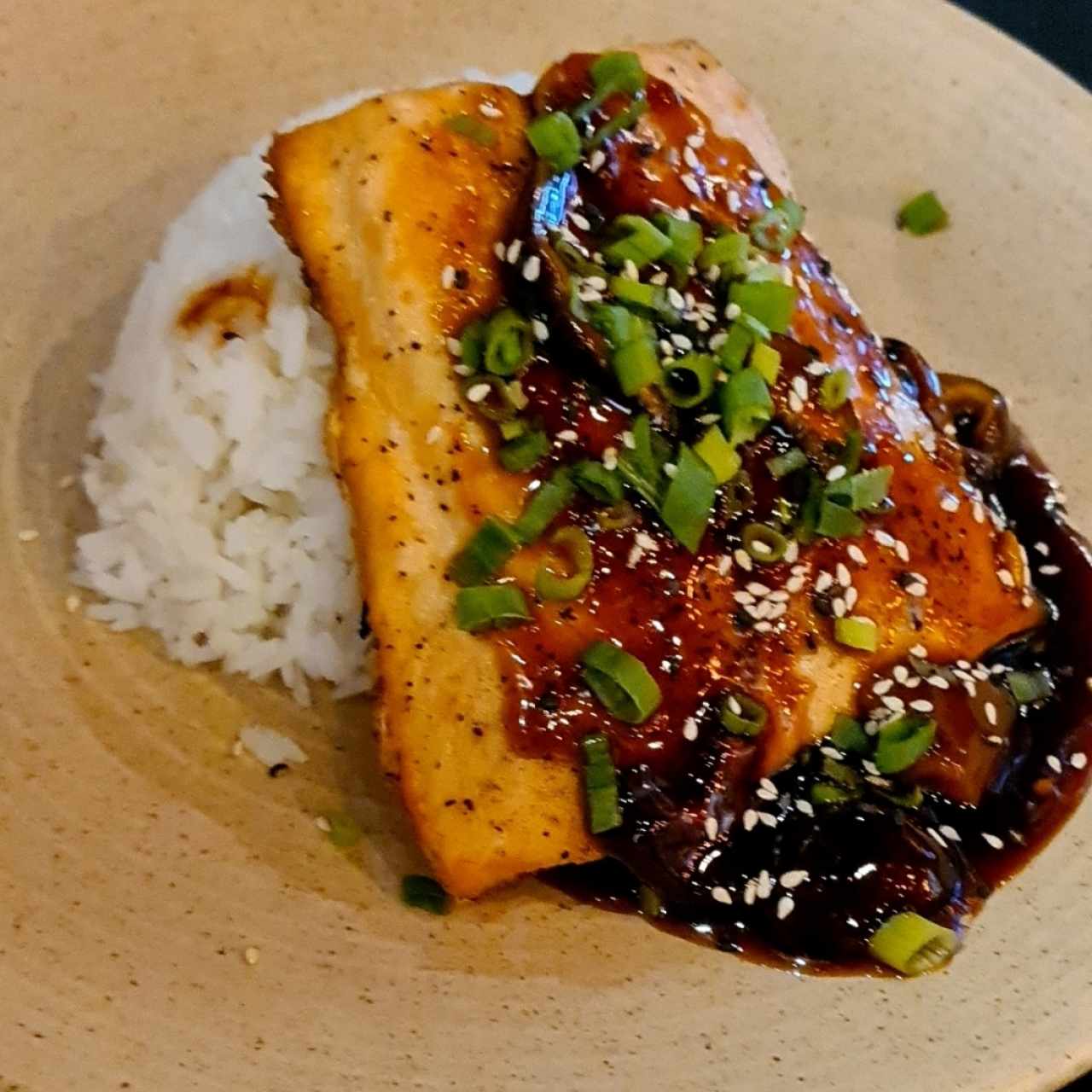 PLATOS FUERTES - SALMÓN TERIYAKI 2.0