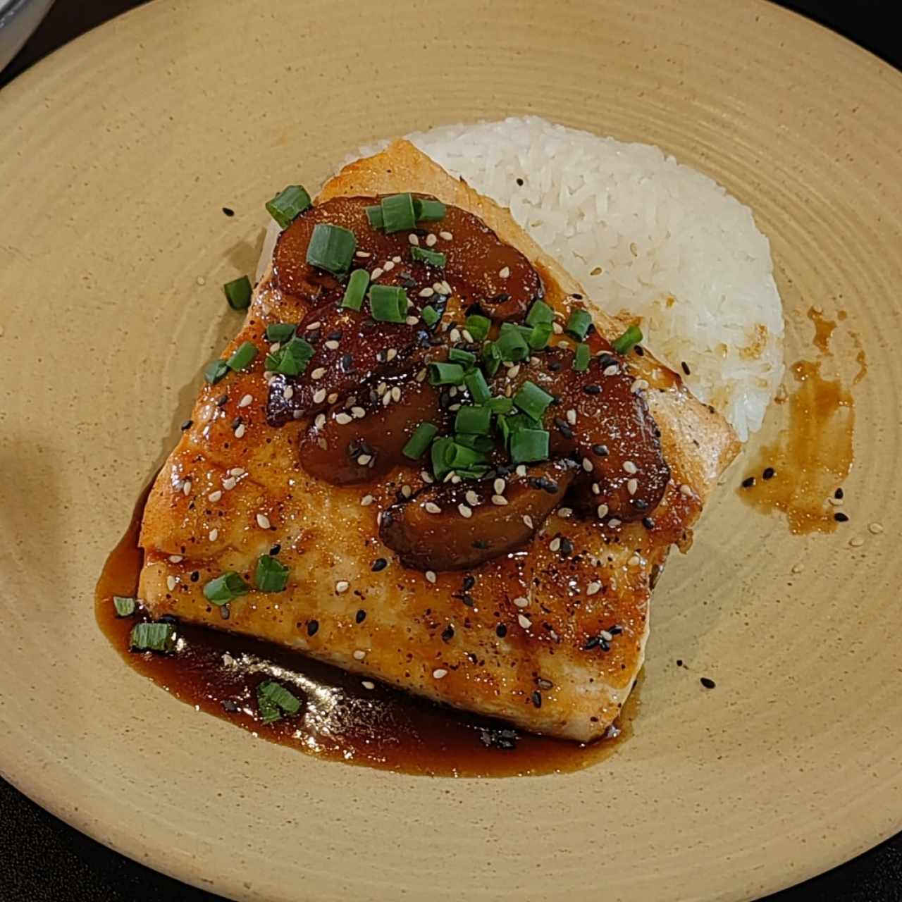 PLATOS FUERTES - SALMÓN TERIYAKI 2.0