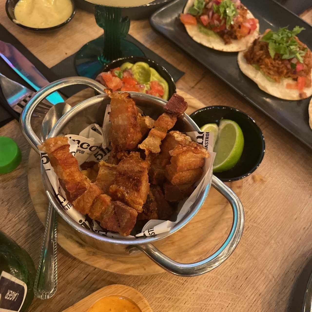 ENTRADAS - CHICHARRONES