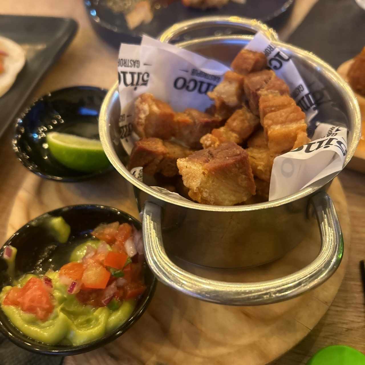 ENTRADAS - CHICHARRONES