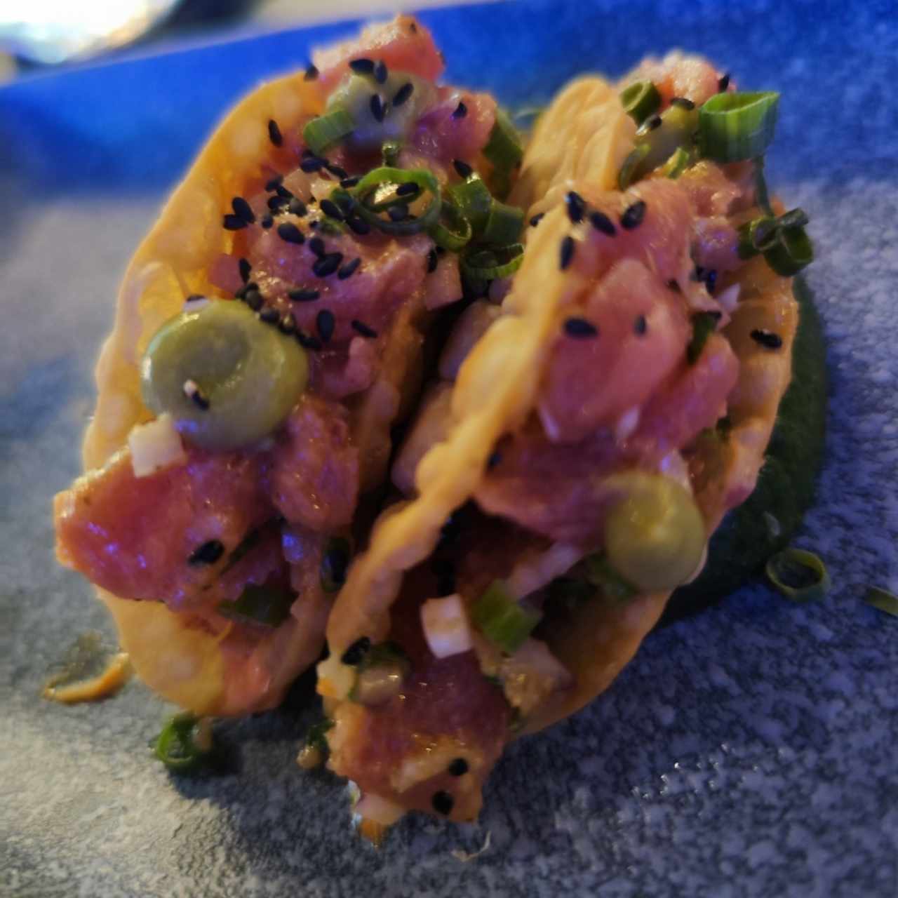 ENTRADAS - TUNA TARTAR TAQUITOS