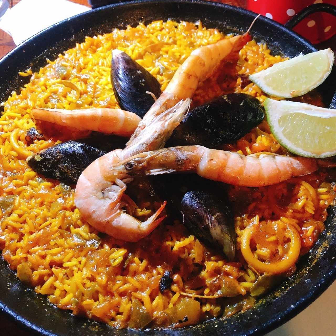 Paella de marisco para dos 