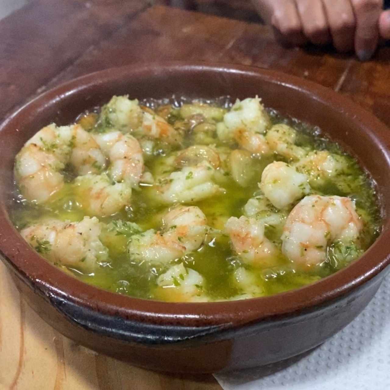 Camarones al ajillo