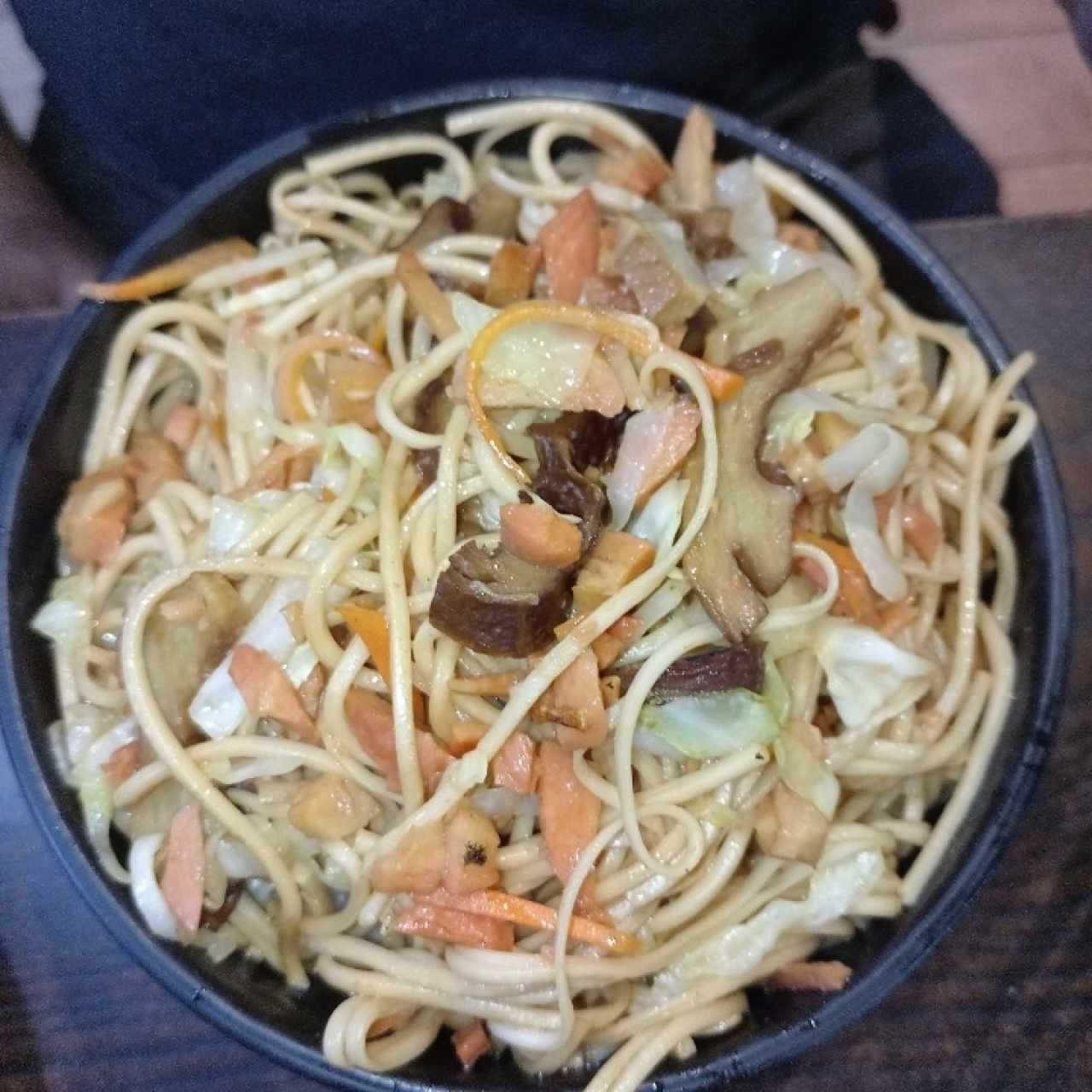 Chow Mein Con Puerco Vegano