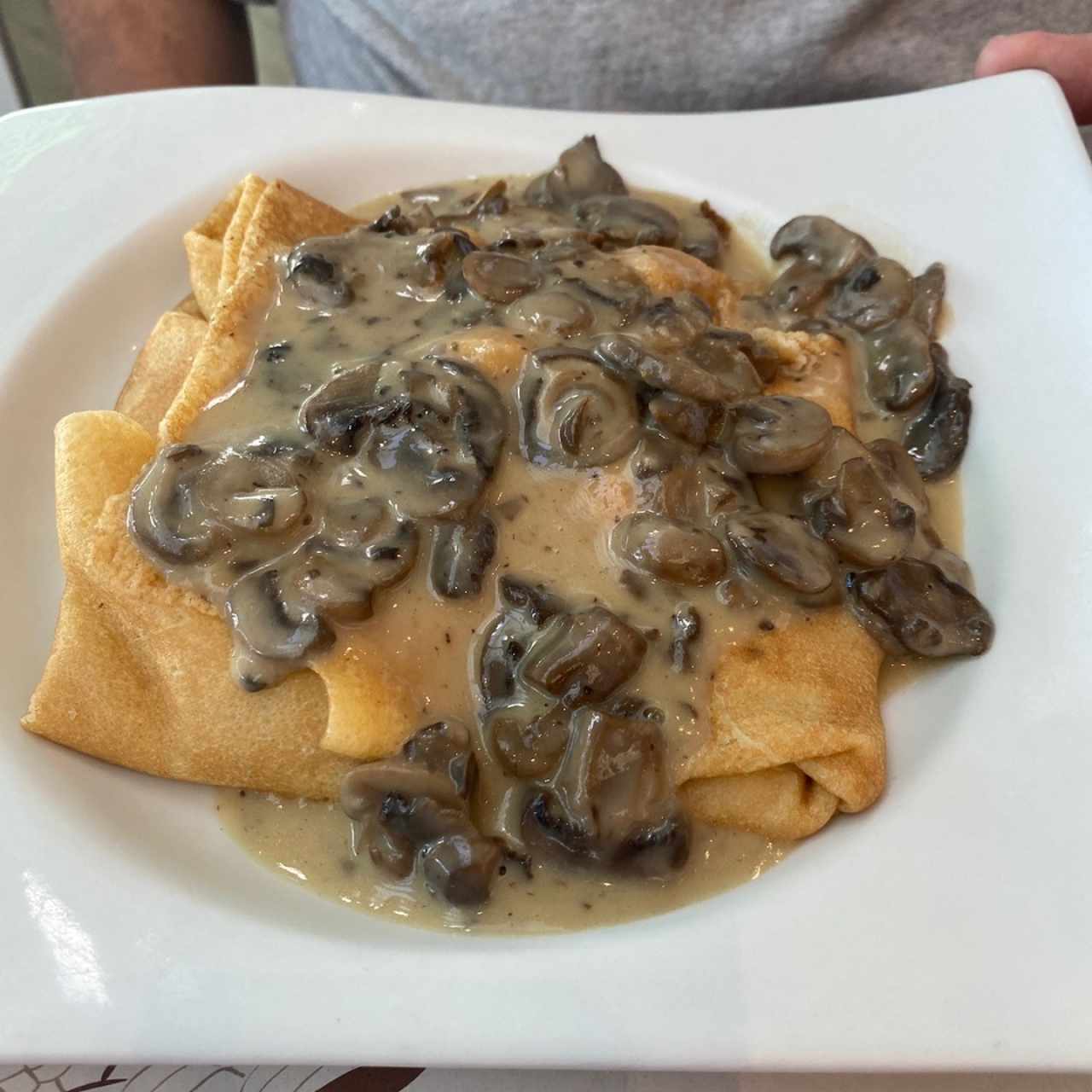 Creppe de pollo con champiñones 