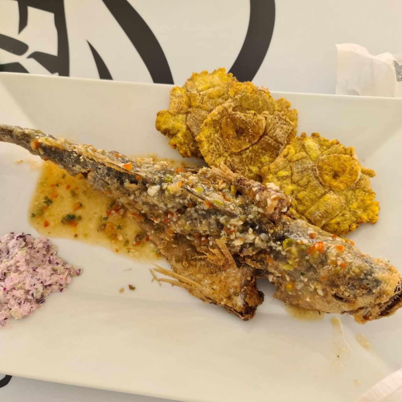 Pescado al Grill con Salsa al Ajillo