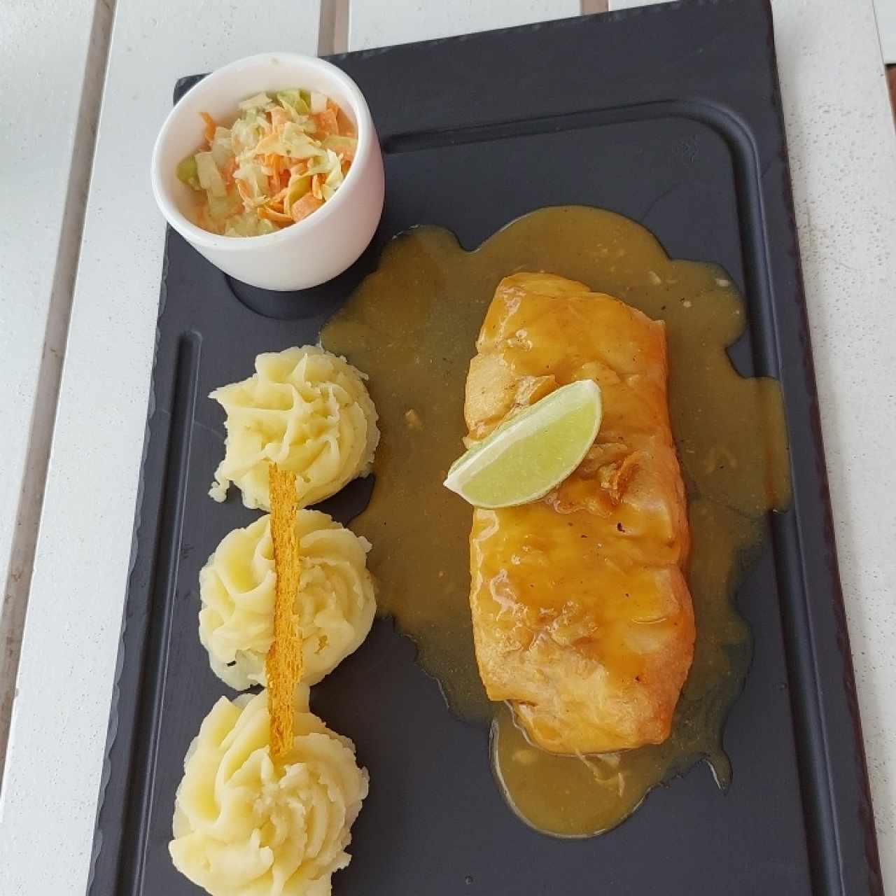 Corvina con Salsa de Maracuyá