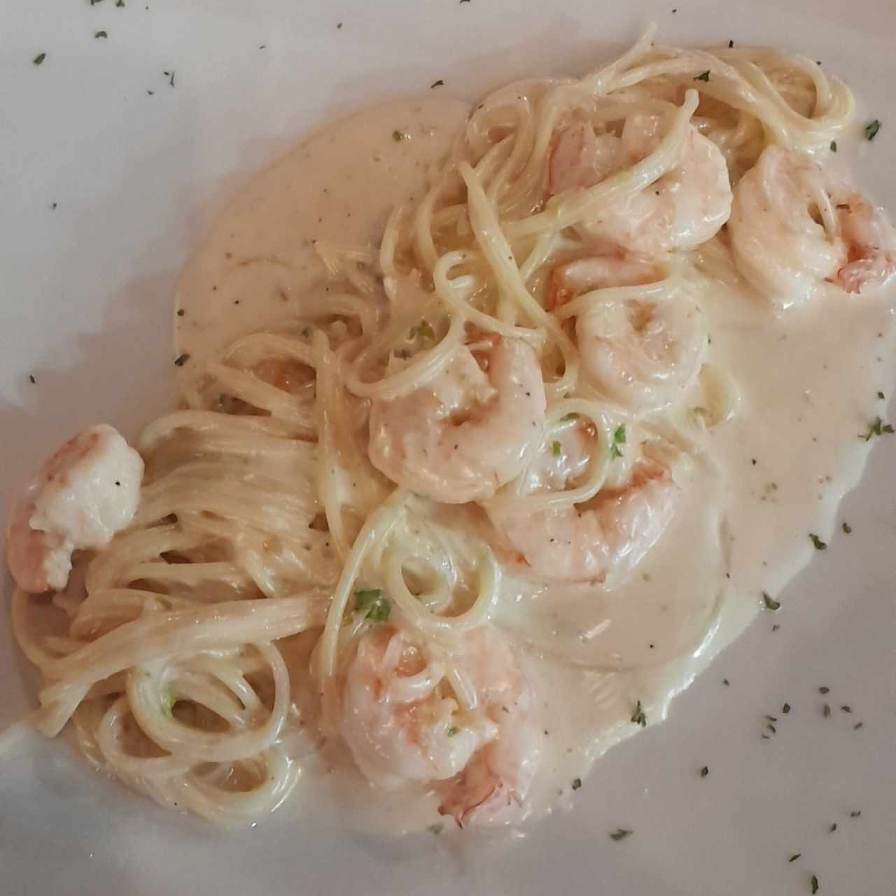 pasta Alfredo con camarones