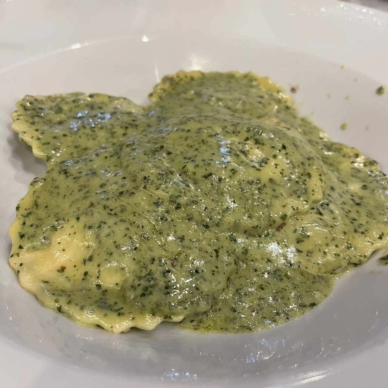 Ravioli de Ricotta al Pesto