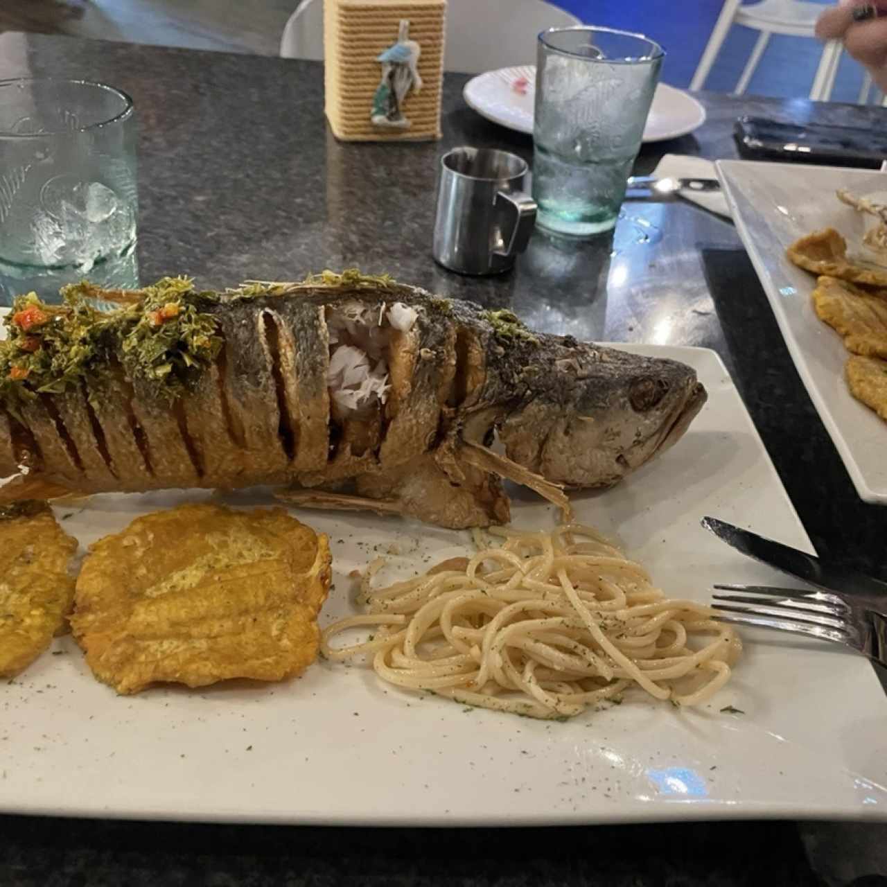 Pescado Entero - Corvina Frita