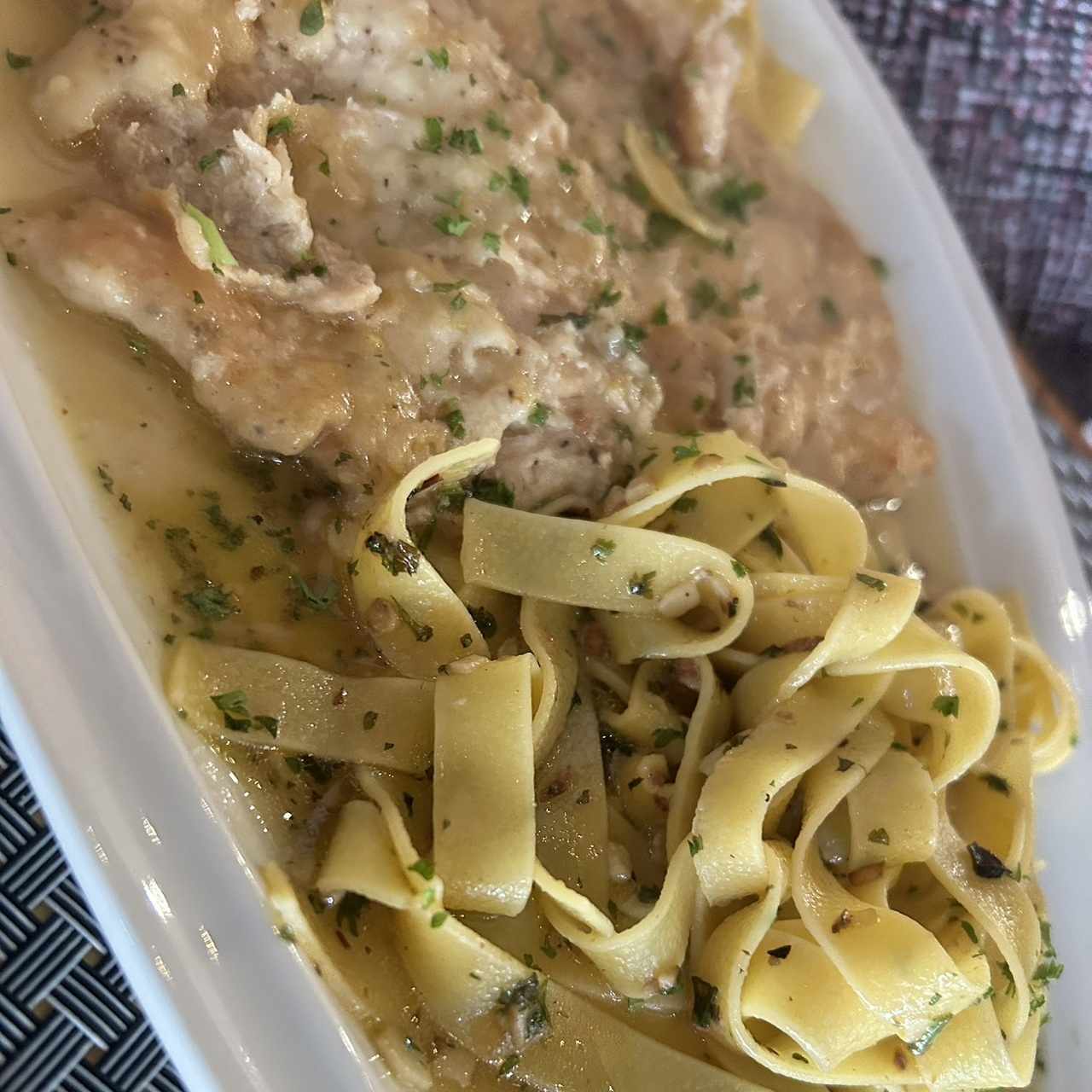 Pollo con pasta al olio 