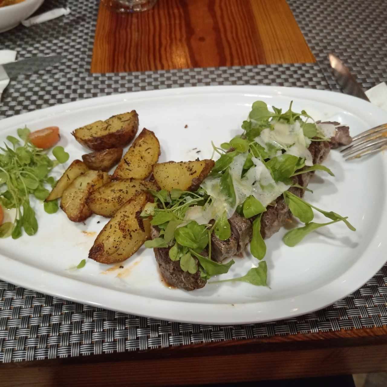 Ribeye con papas al horno