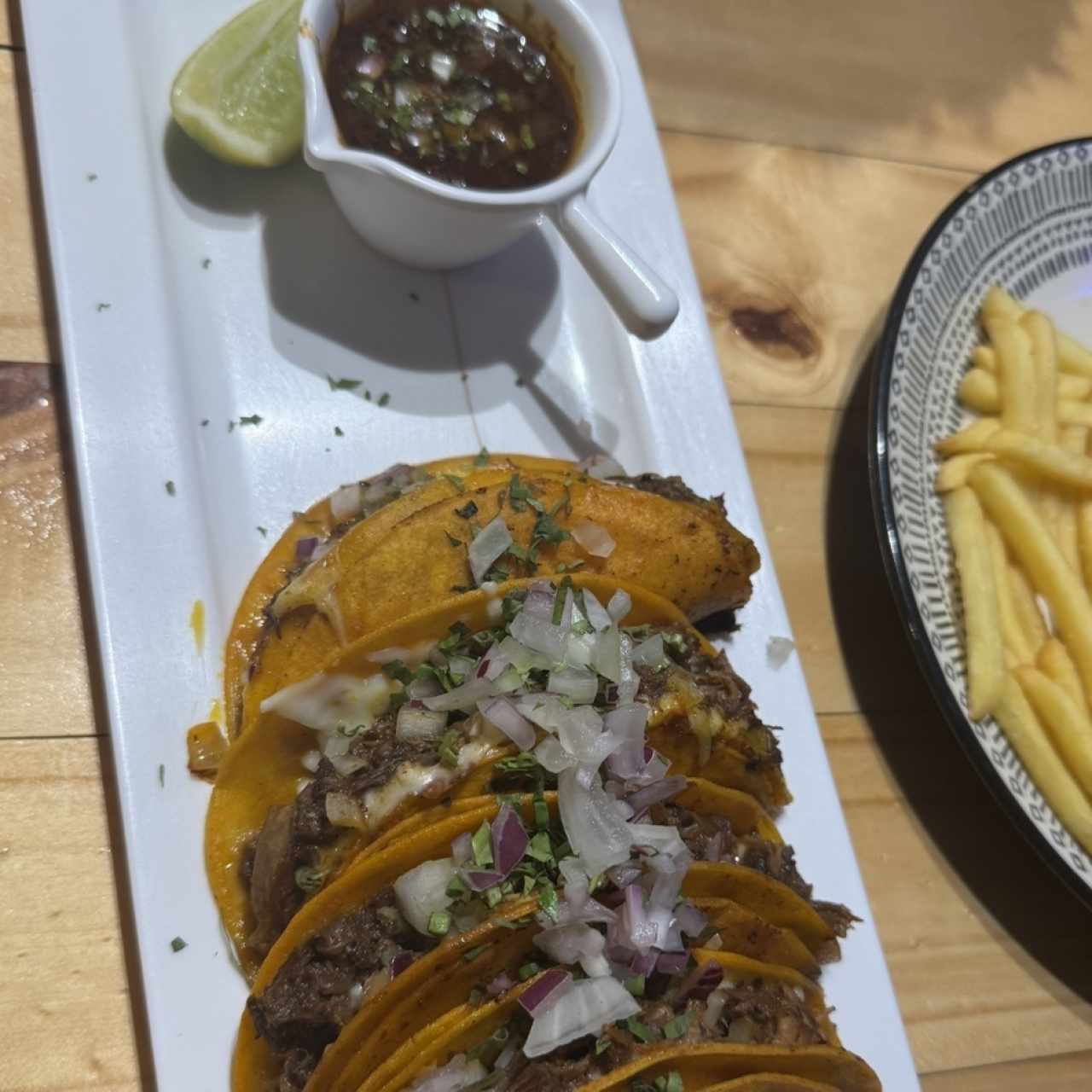 Quesatacos de Birria (Res)
