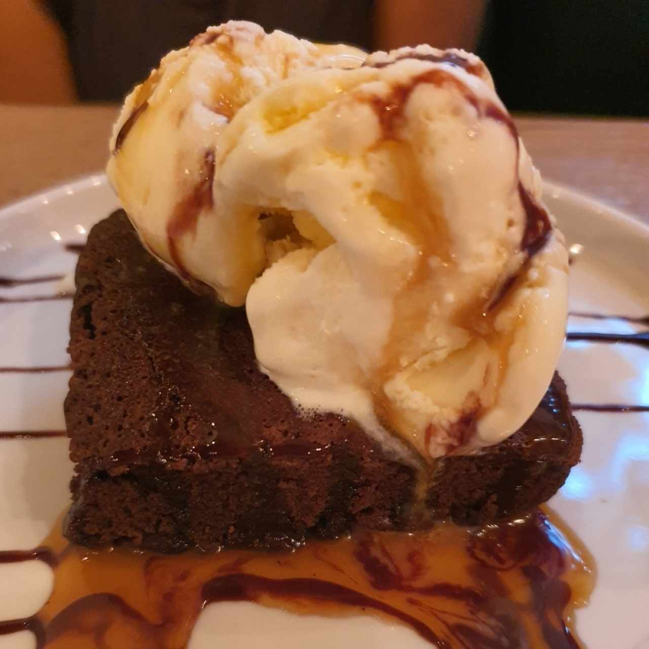 Brownie con helado 2