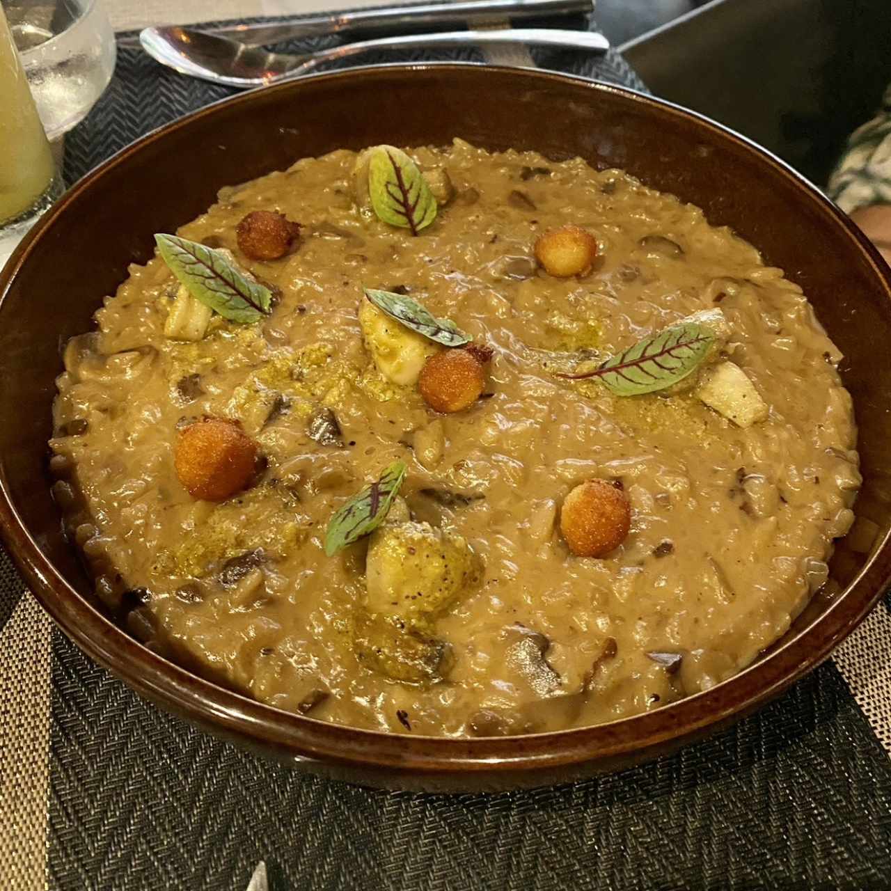 Risotto de Hongos y Trufas Crocantes