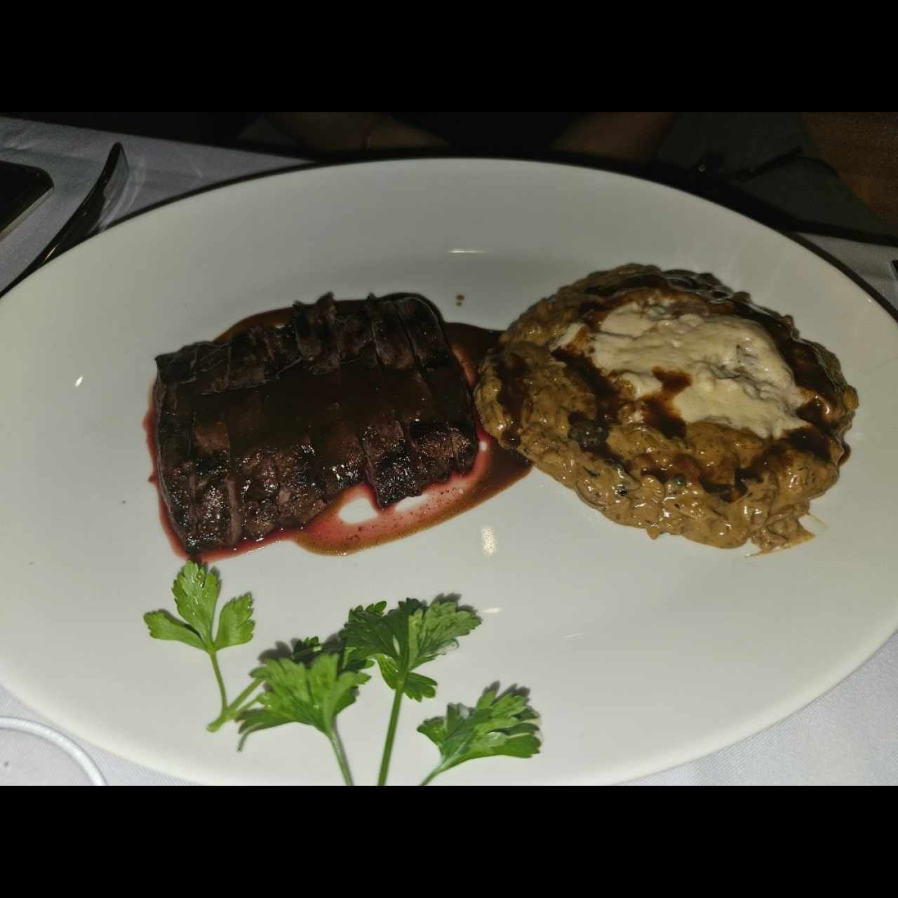 Risotto cremoso de setas con entraña