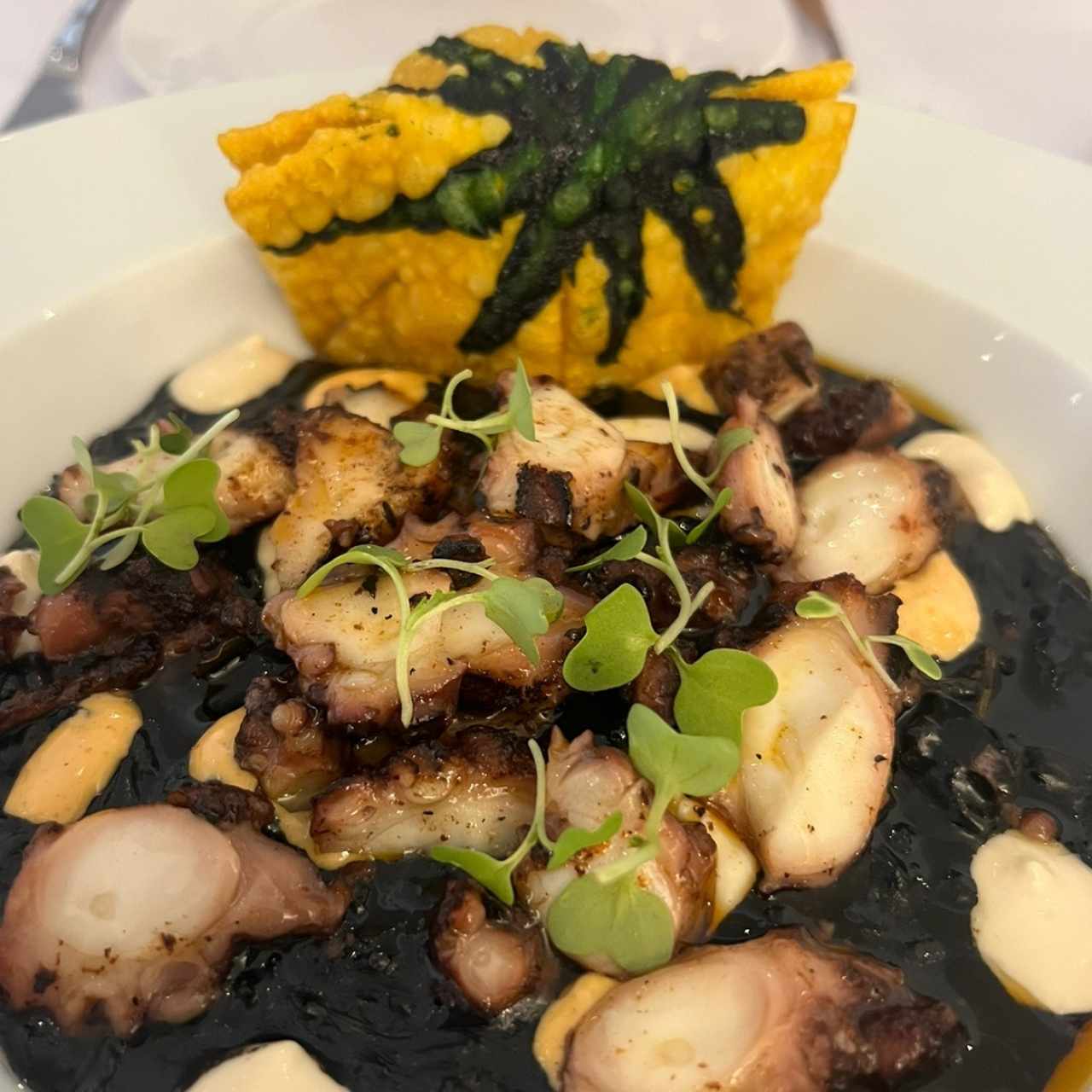 Arroz negro con pulpo