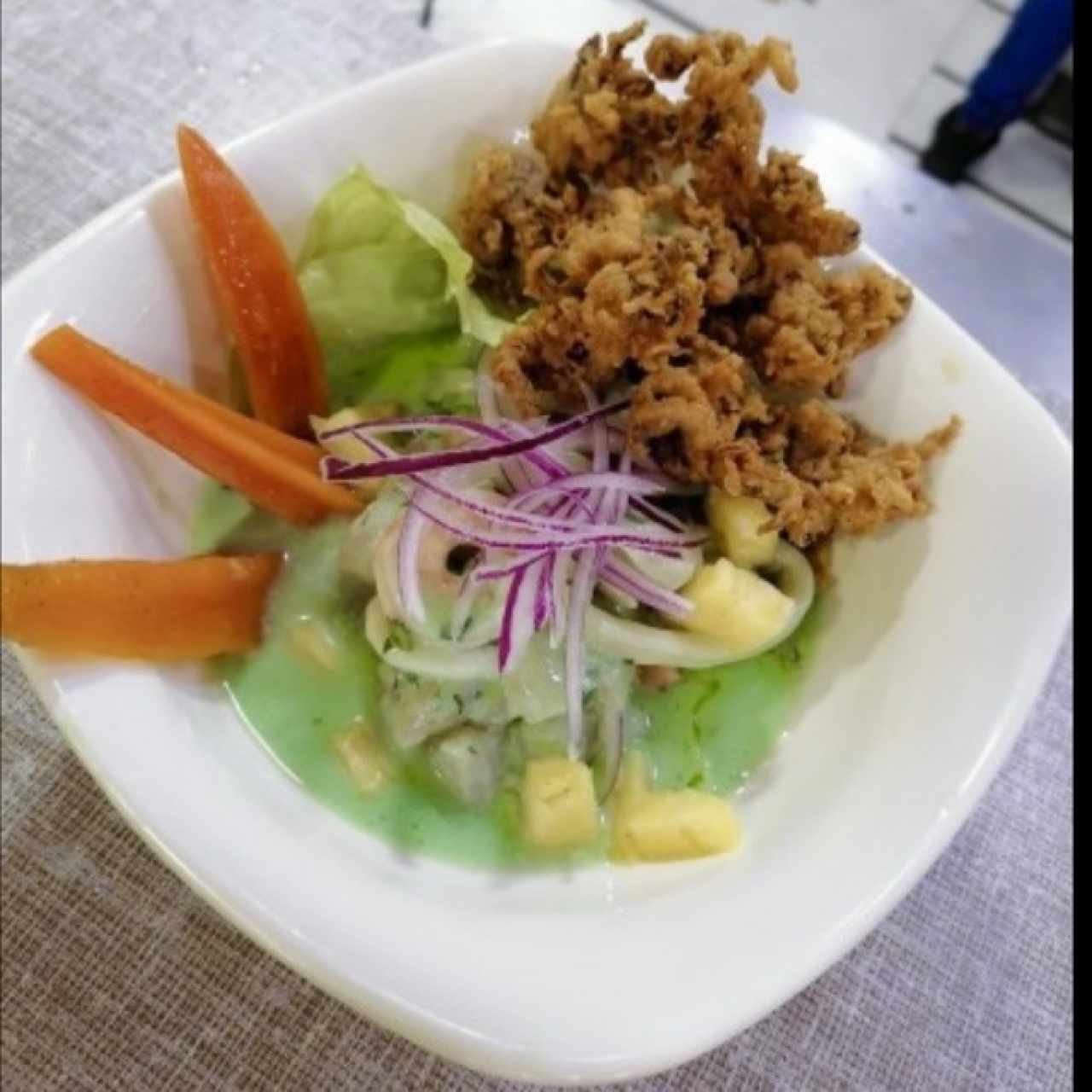 DELICIOSAS ENTRADAS - Ceviche coco mixto