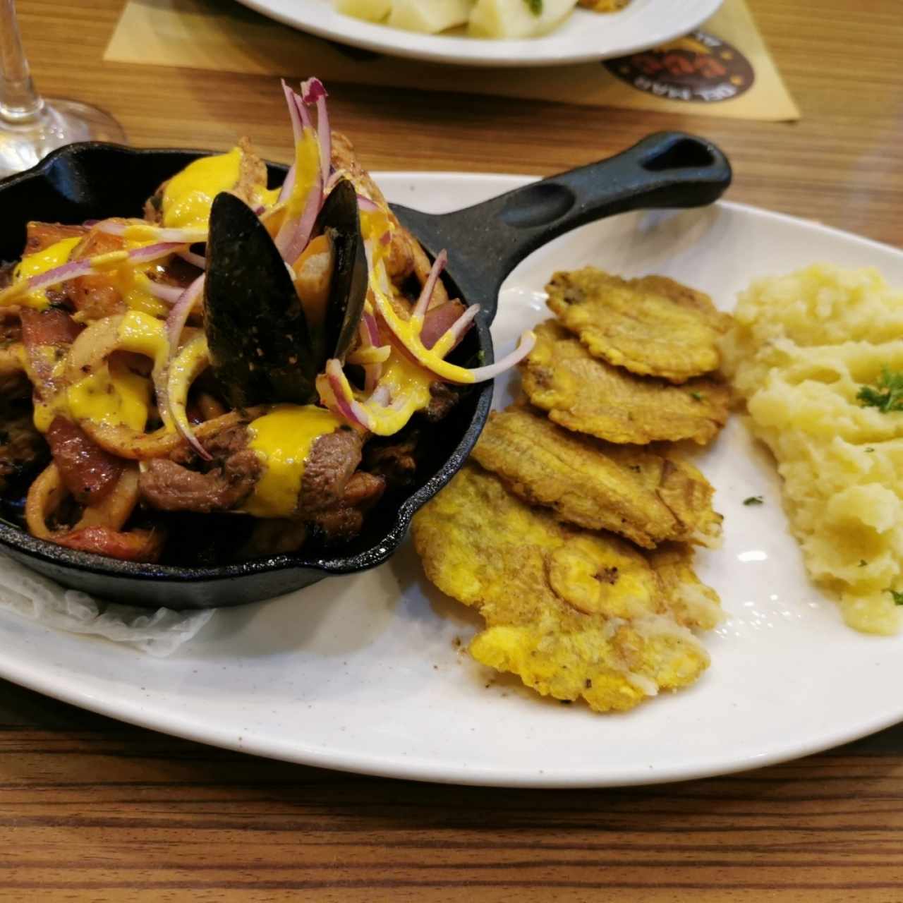 Parrillada del mar al campo