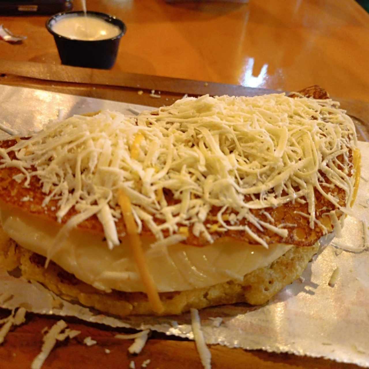 Cachapa Con Queso De Mano