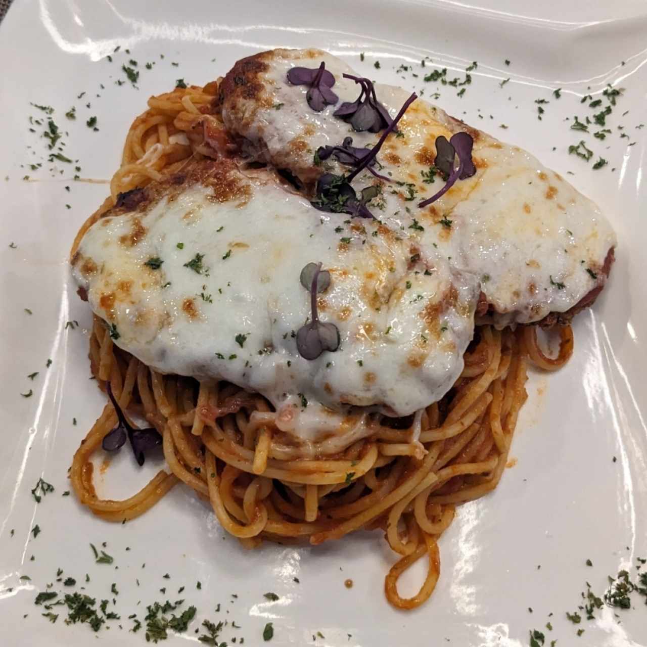 Platos Fuertes - Eggplant Parmesan