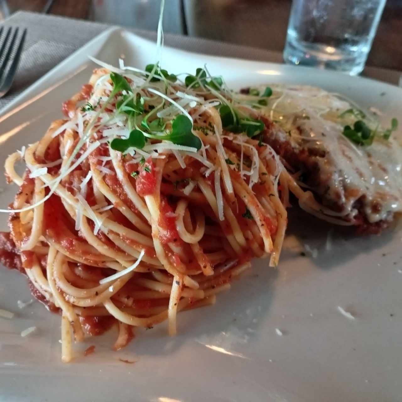 Platos Fuertes - Eggplant Parmesan