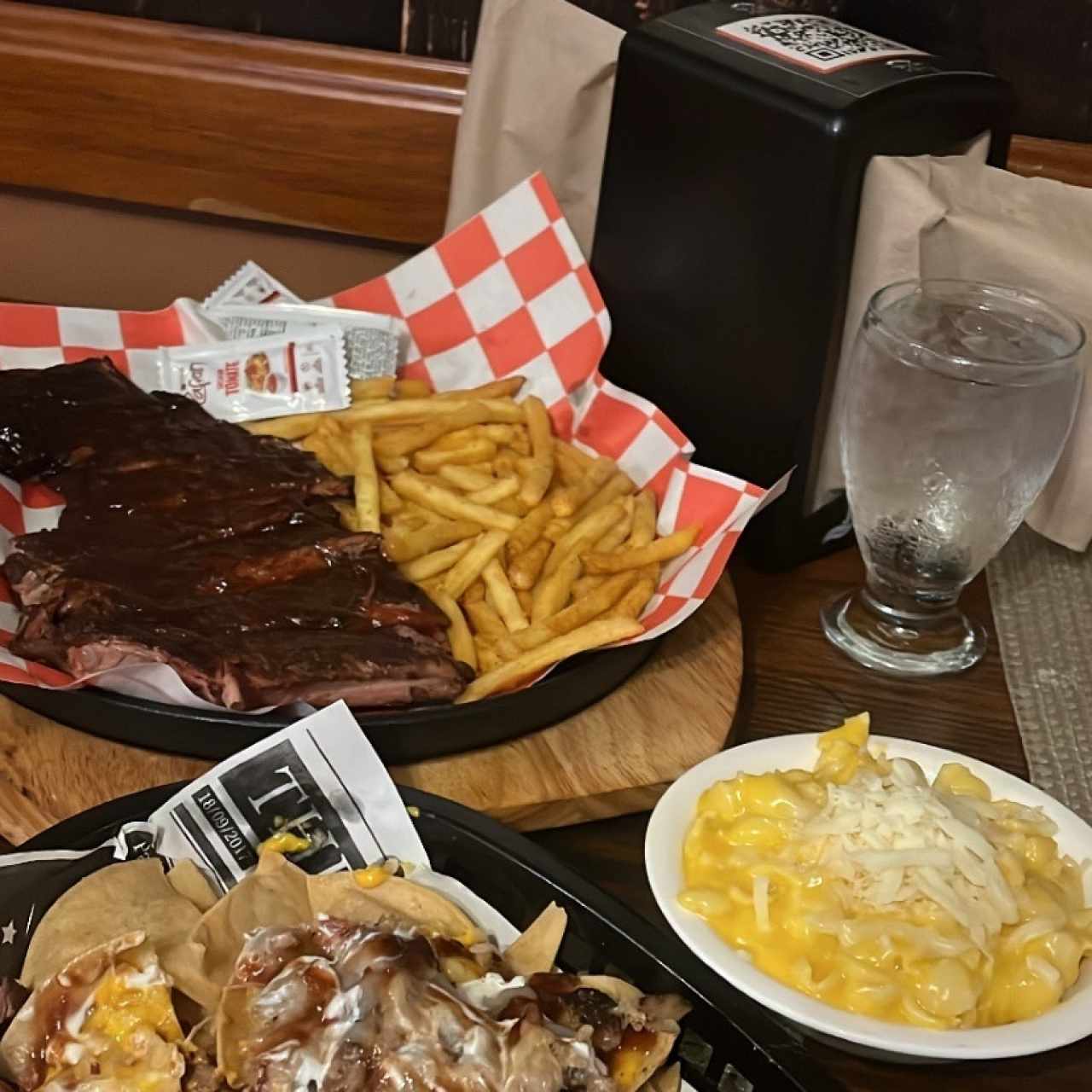 Ribs y mac and cheese