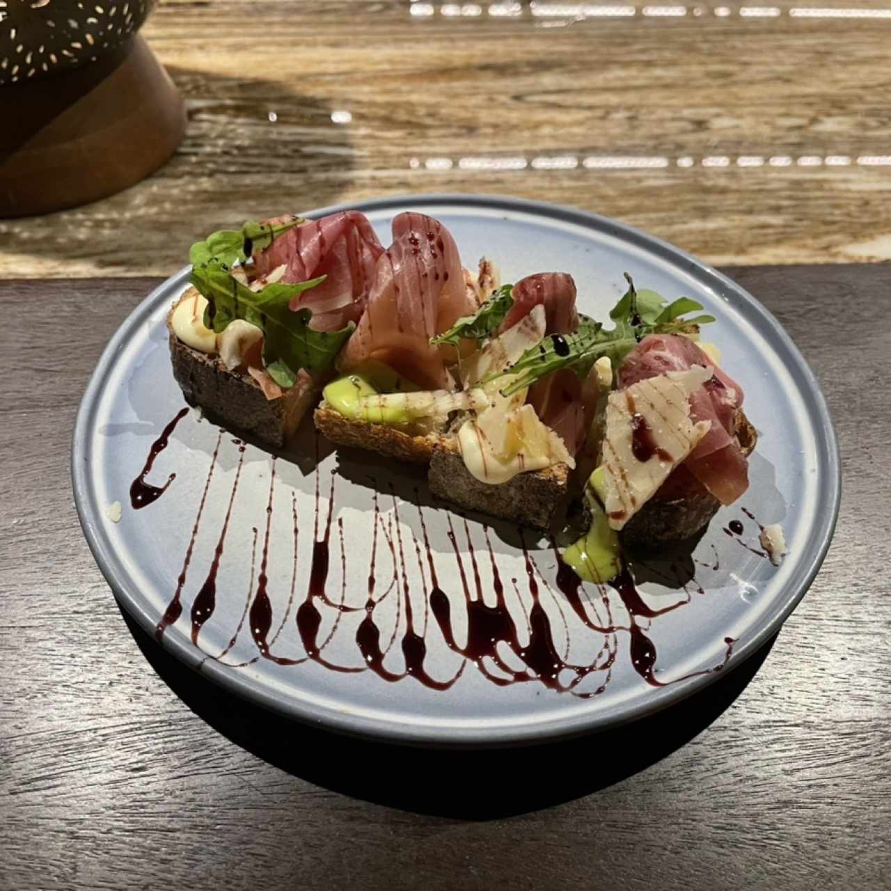 Entradas - Bruschettas jamón serrano 