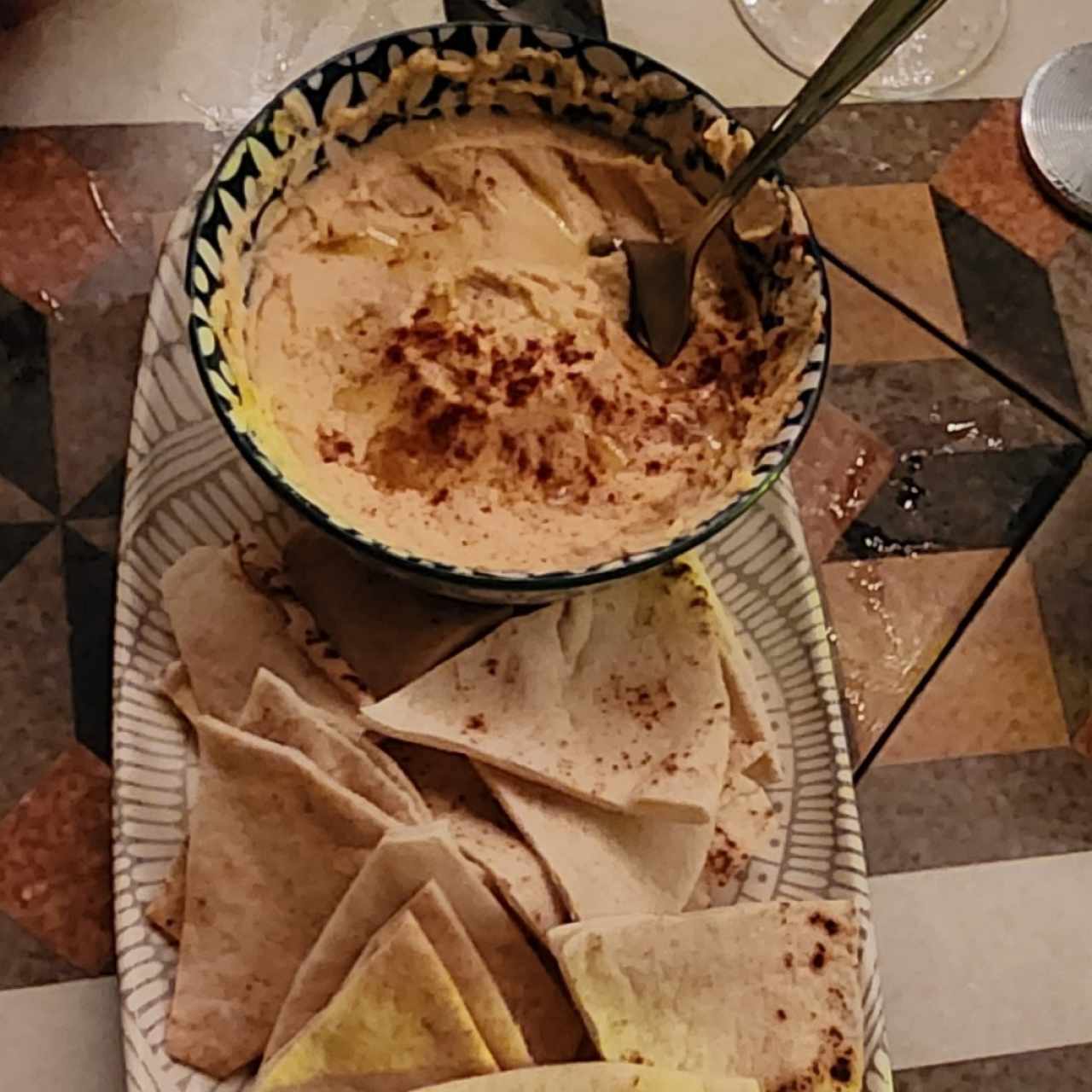 Humus  con pan Pita